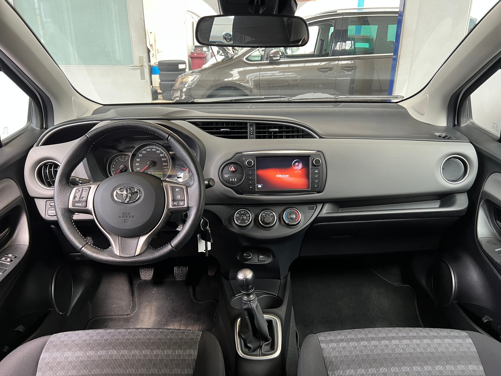 TOYOTA Yaris 1.33 Trend-image-4