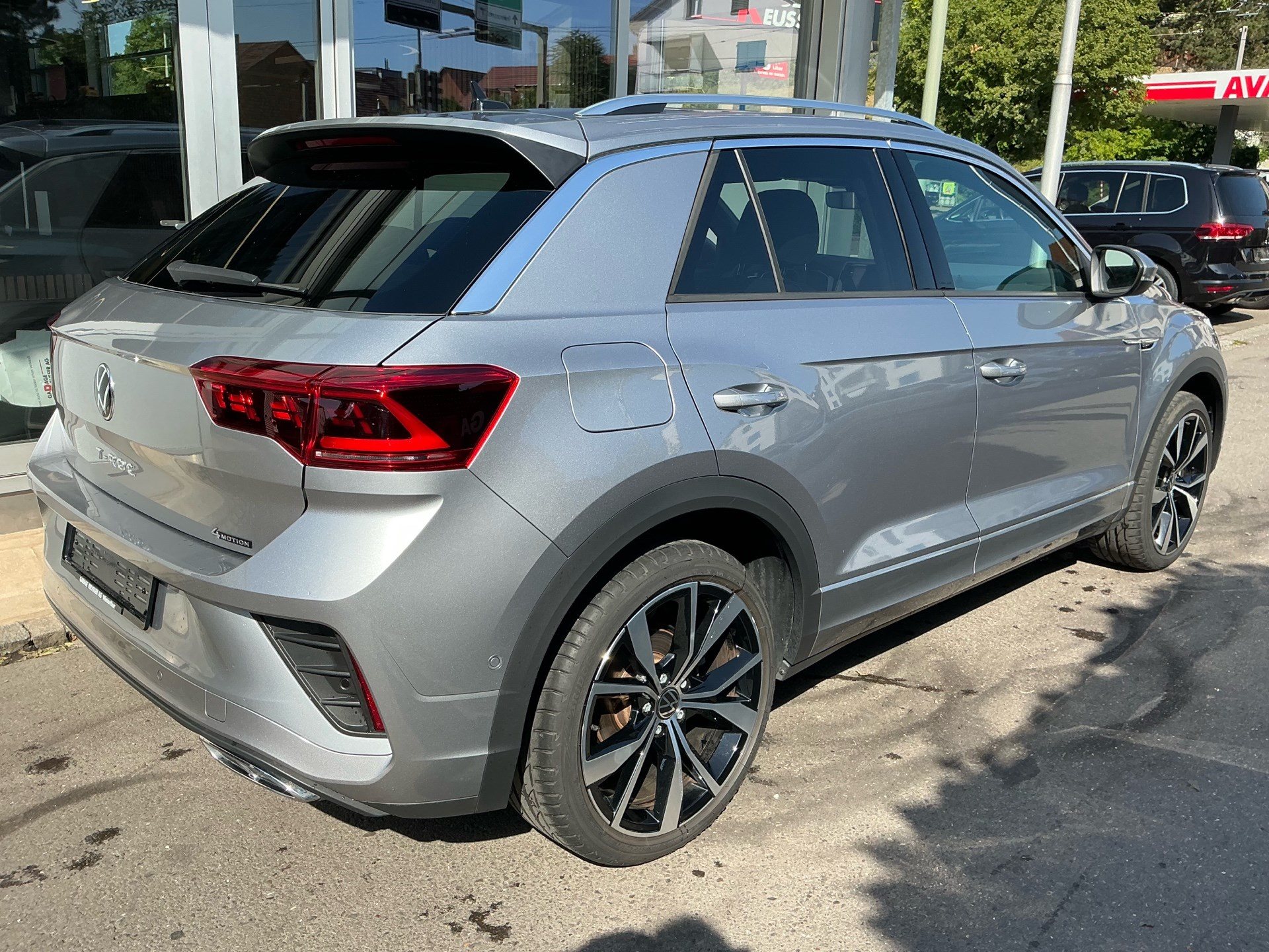 VW T-Roc R-LINE 4MOTION *** PANORAMAGLASDACH & ANHÄNGEKUPPLUNG ***-showroom-element-3