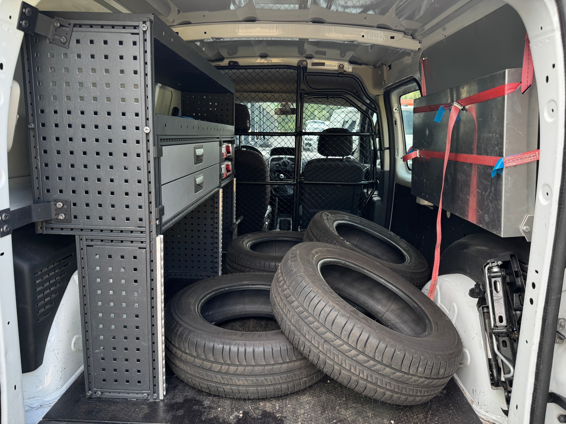RENAULT Kangoo Maxi dCi 115 ENERGY Business**Mit Werkstatt Einrichtung**-image-13