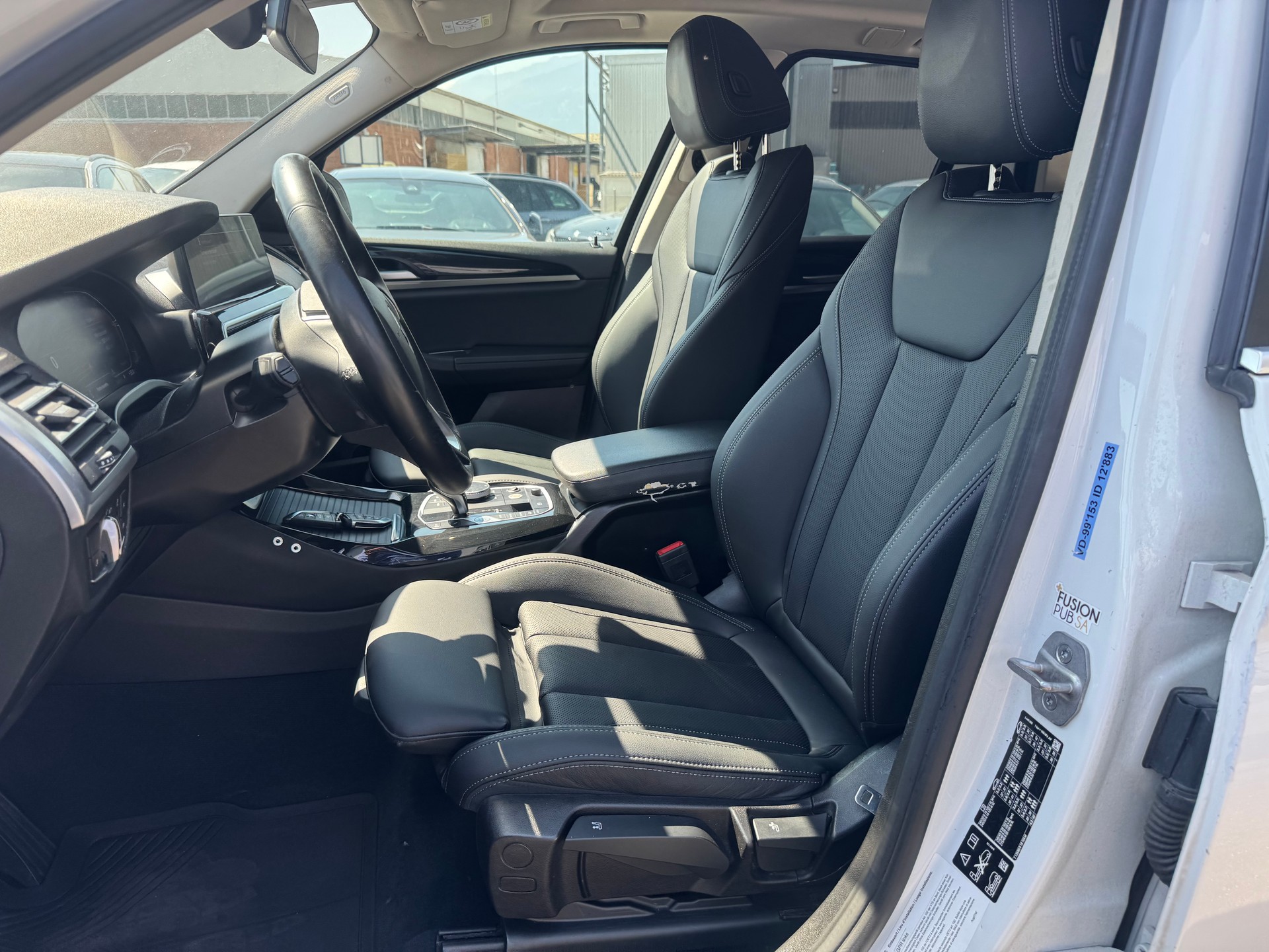 BMW X3 xDrive 30i Individual Steptronic-image-11