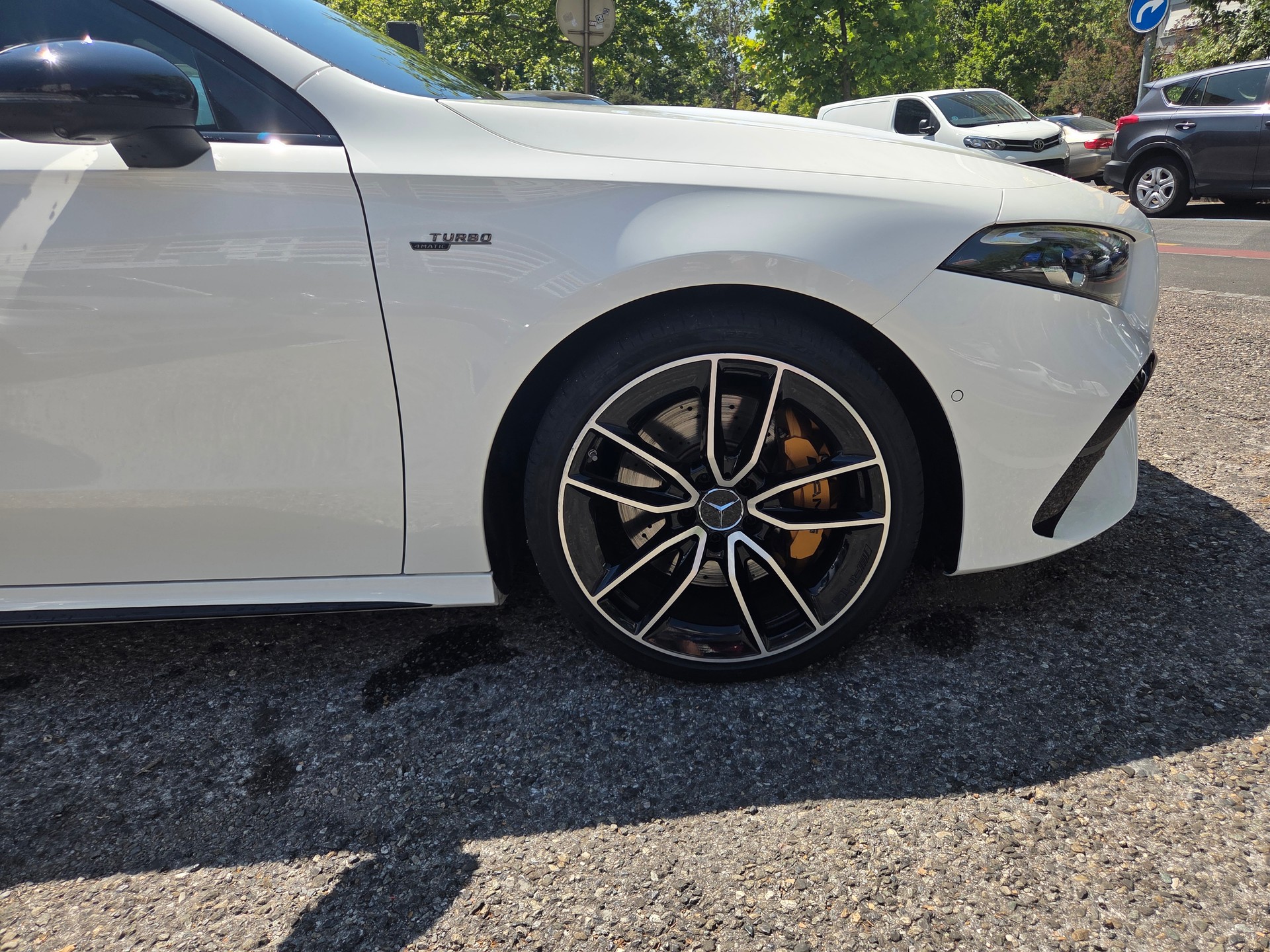 MERCEDES-BENZ A AMG 35 4Matic 8G-DCT-image-8