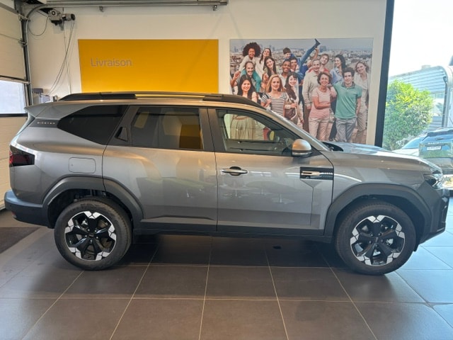 DACIA Bigster EXTREME Hybrid 150 CV 4x4-image-1