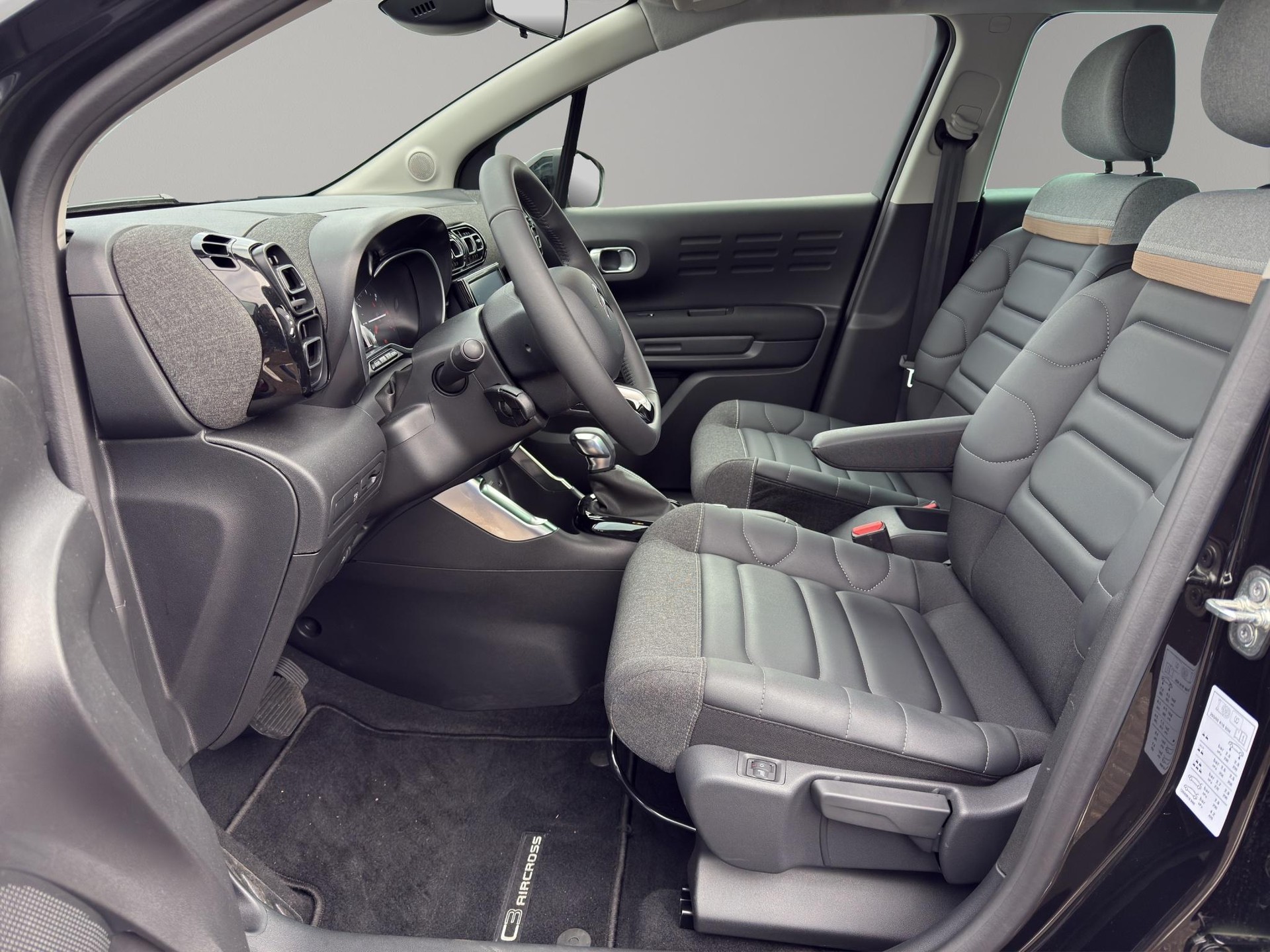 CITROEN C3 Aircross 1.2 PureTech 130 Swiss Edition-image-1