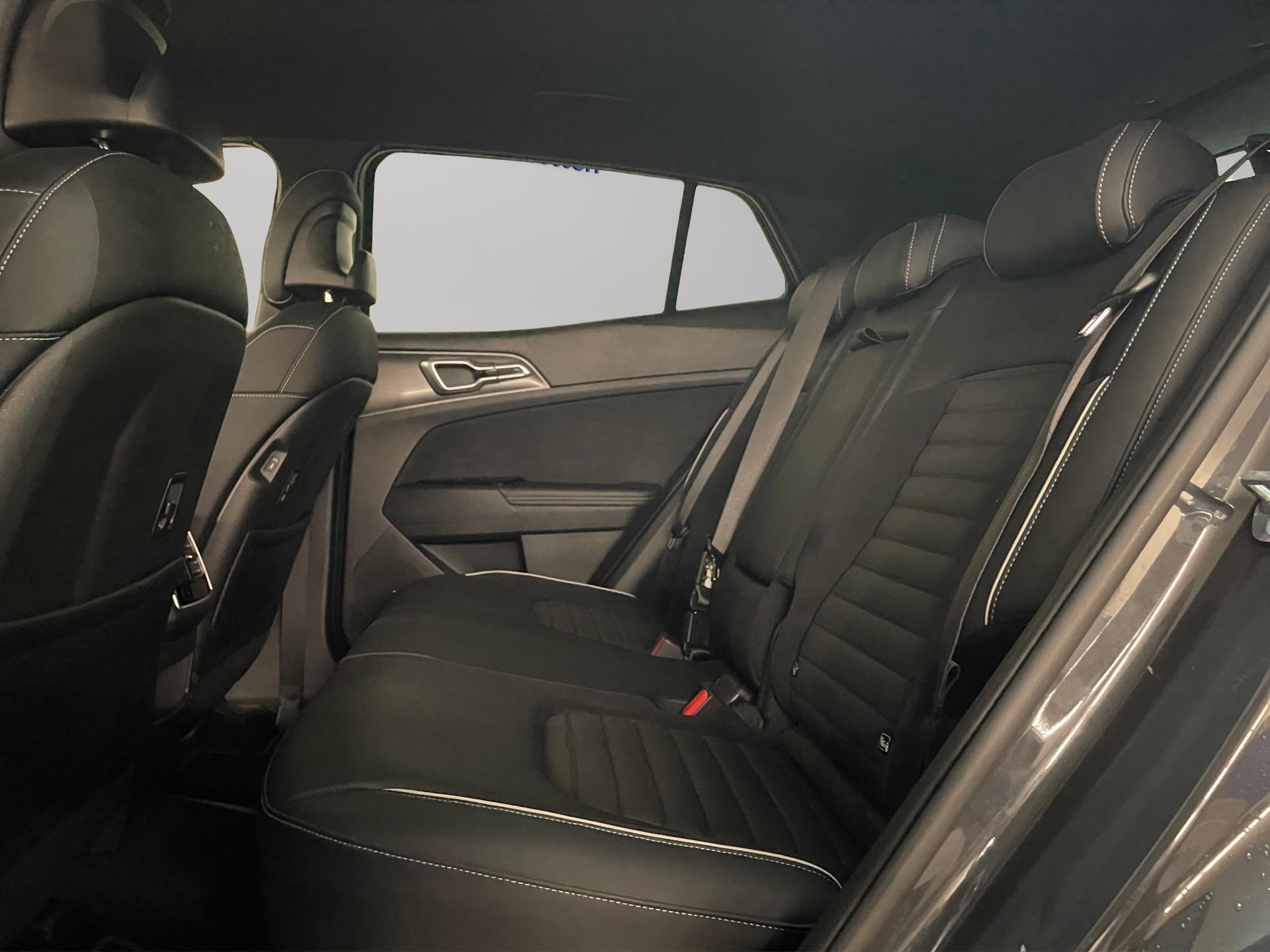 KIA Sportage 1.6 T-GDi Hybrid GT-Line-image-9