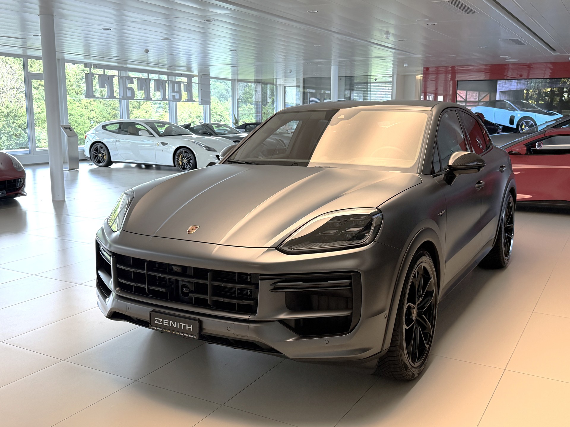 PORSCHE Cayenne Coupé Turbo E-Hybrid GT Tiptronic-image-0