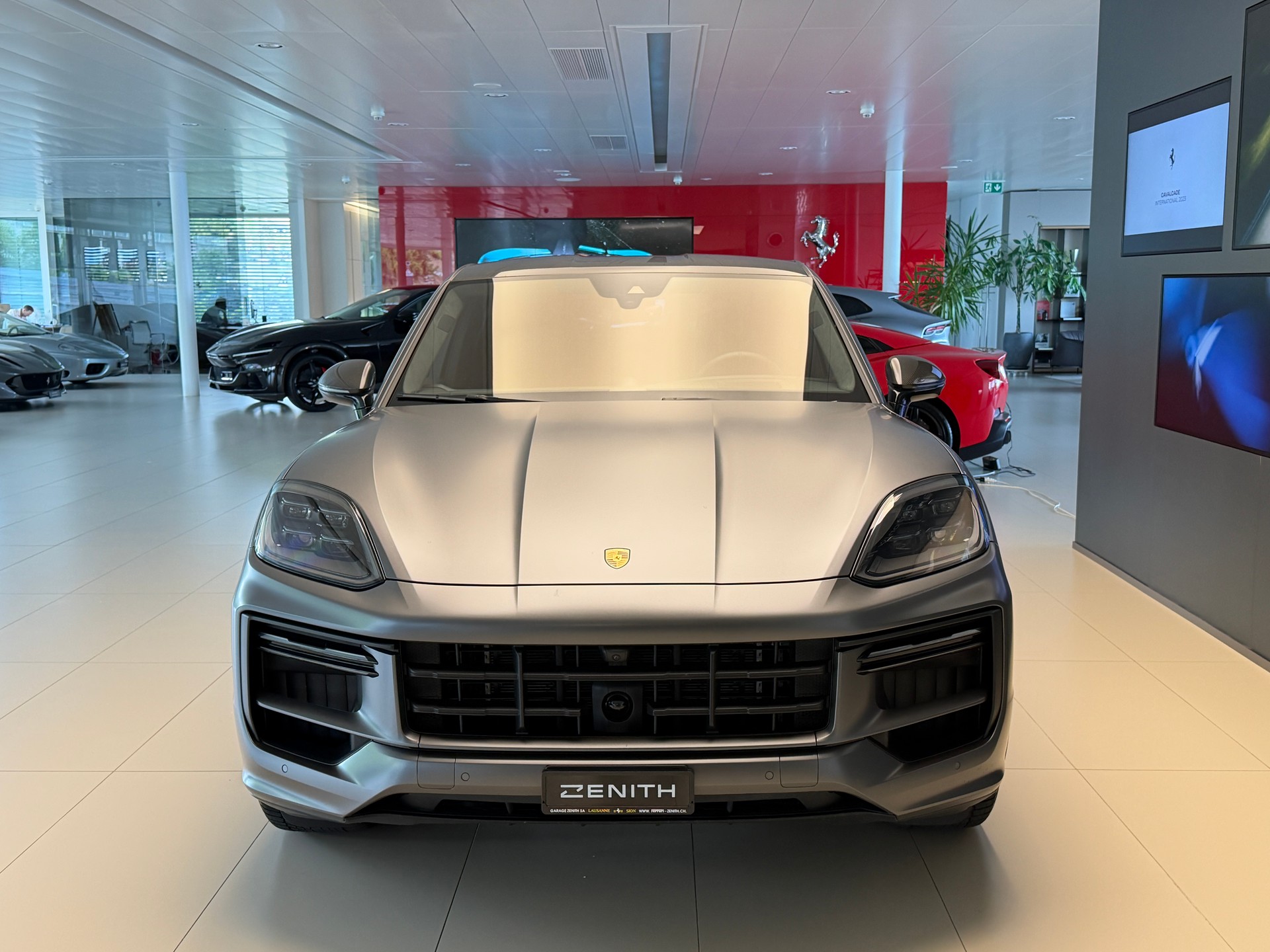 PORSCHE Cayenne Coupé Turbo E-Hybrid GT Tiptronic-image-1