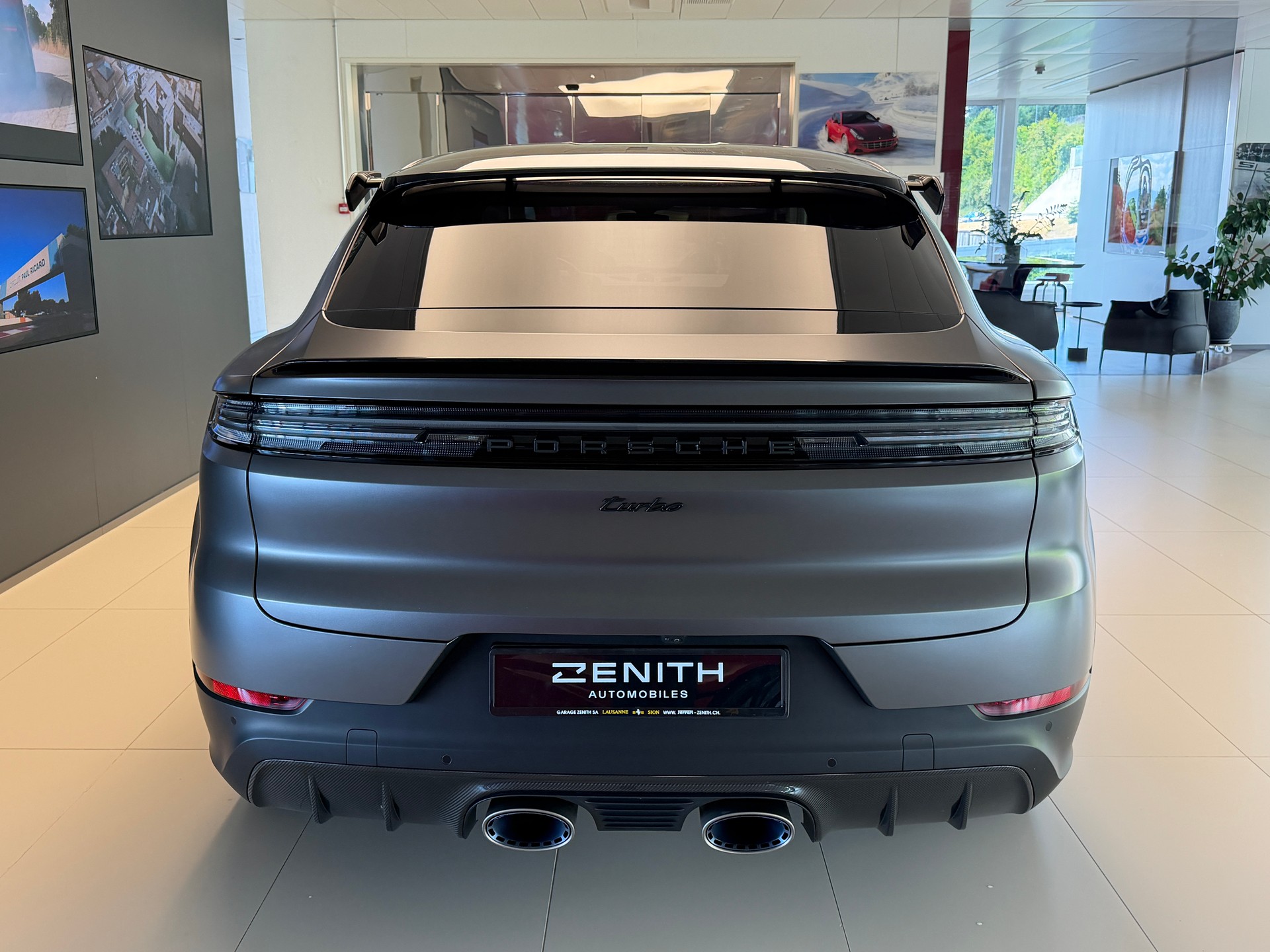 PORSCHE Cayenne Coupé Turbo E-Hybrid GT Tiptronic-image-5