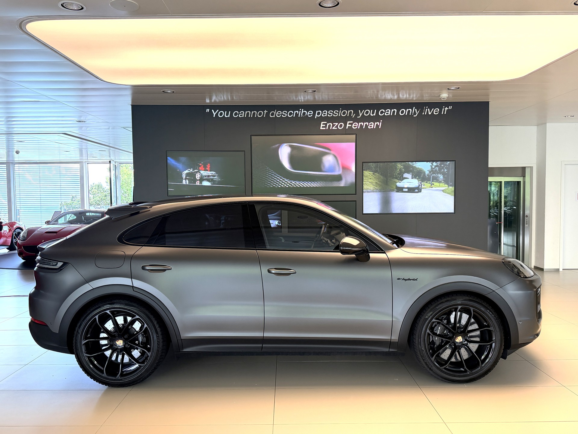 PORSCHE Cayenne Coupé Turbo E-Hybrid GT Tiptronic-image-3