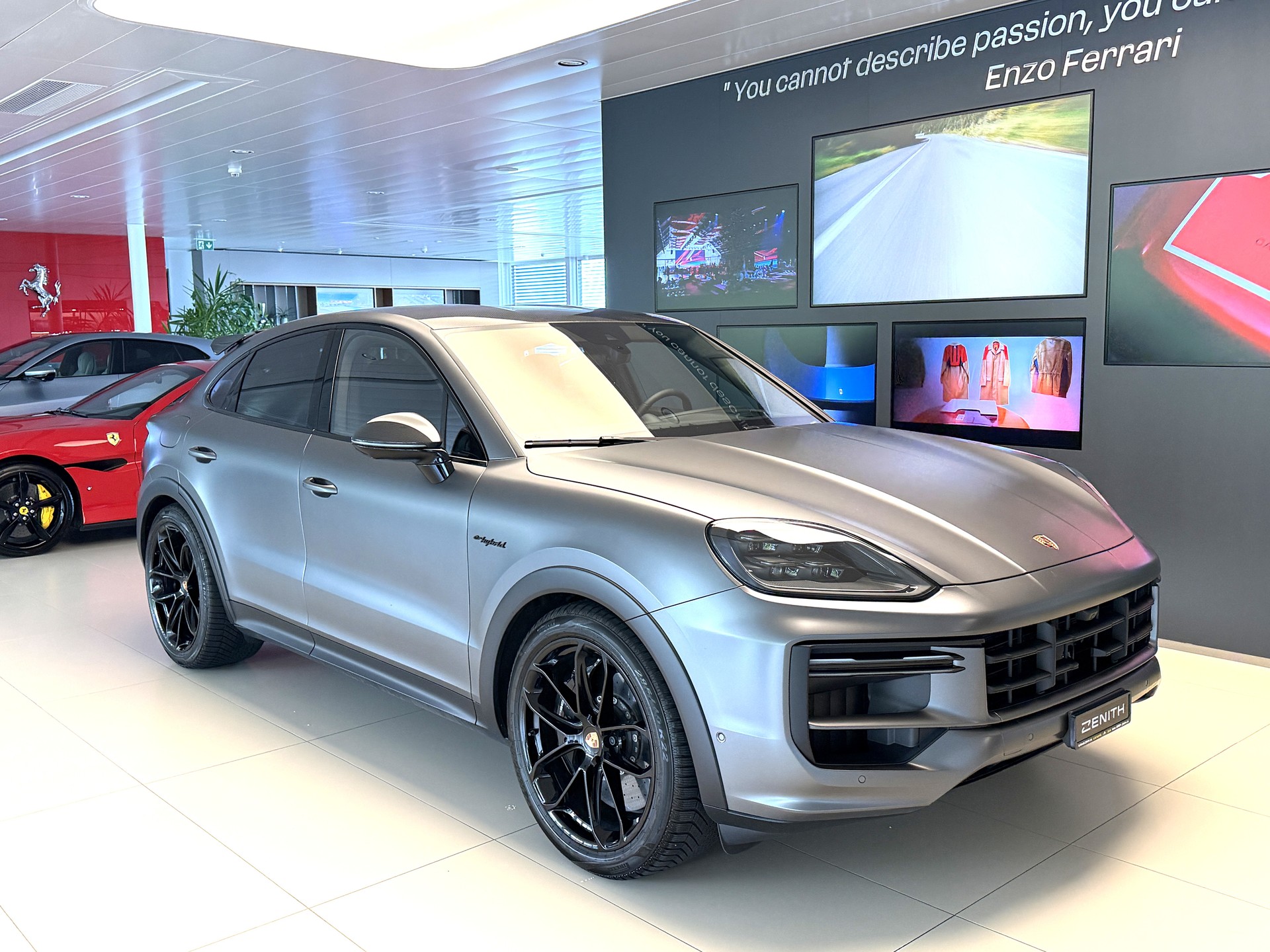 PORSCHE Cayenne Coupé Turbo E-Hybrid GT Tiptronic-image-2