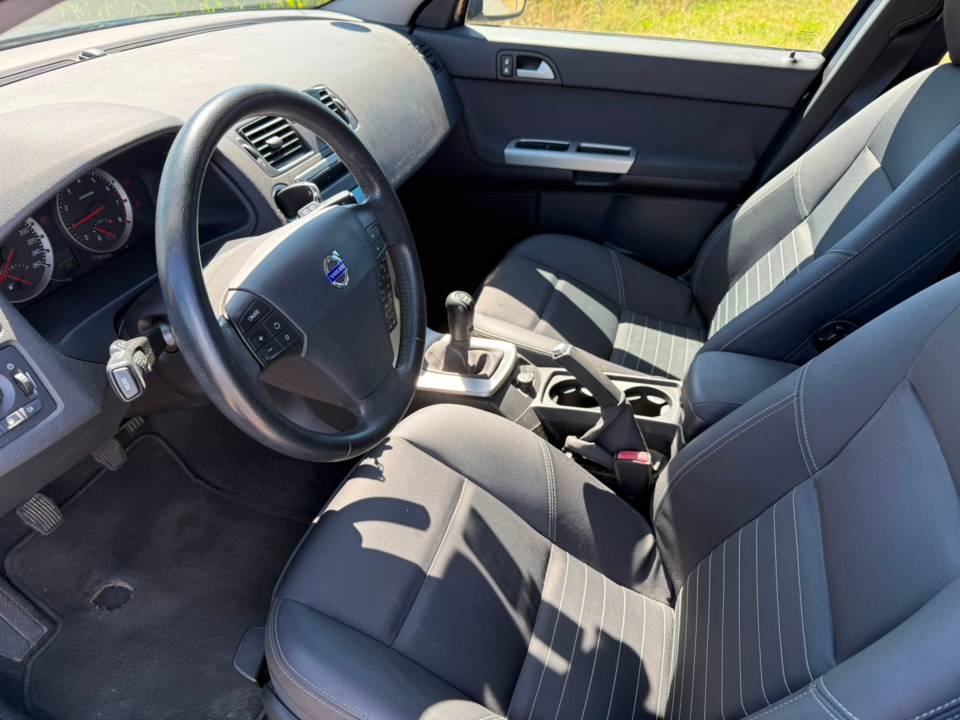 VOLVO V50 1.8-image-8