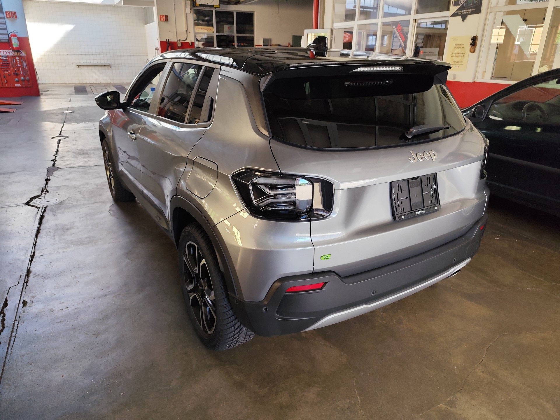 JEEP Avenger 1.2 Turbo MHEV Summit-image-3
