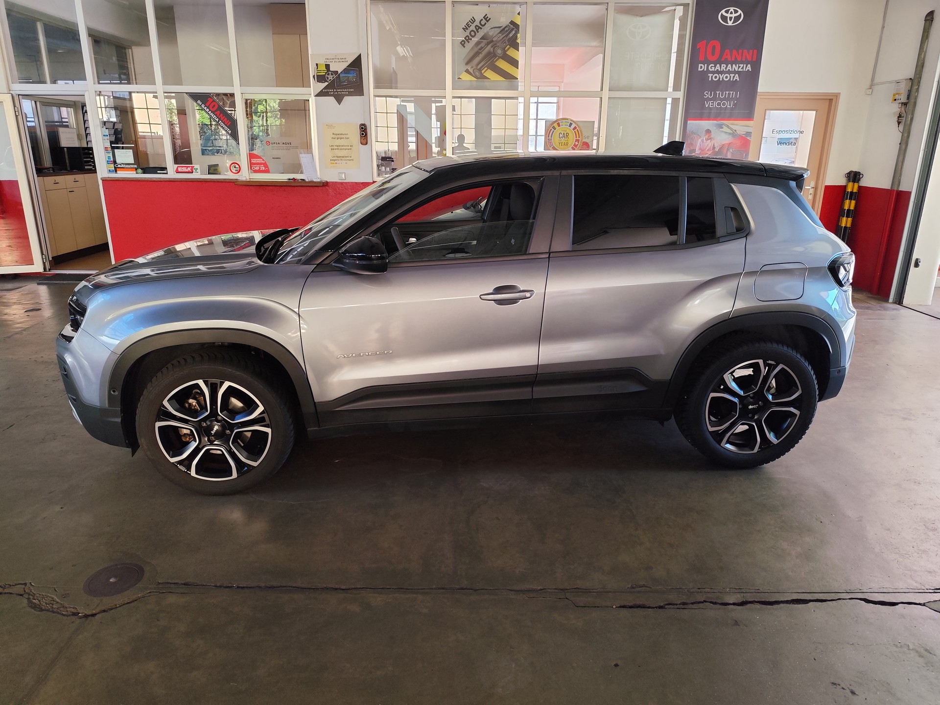 JEEP Avenger 1.2 Turbo MHEV Summit-image-1