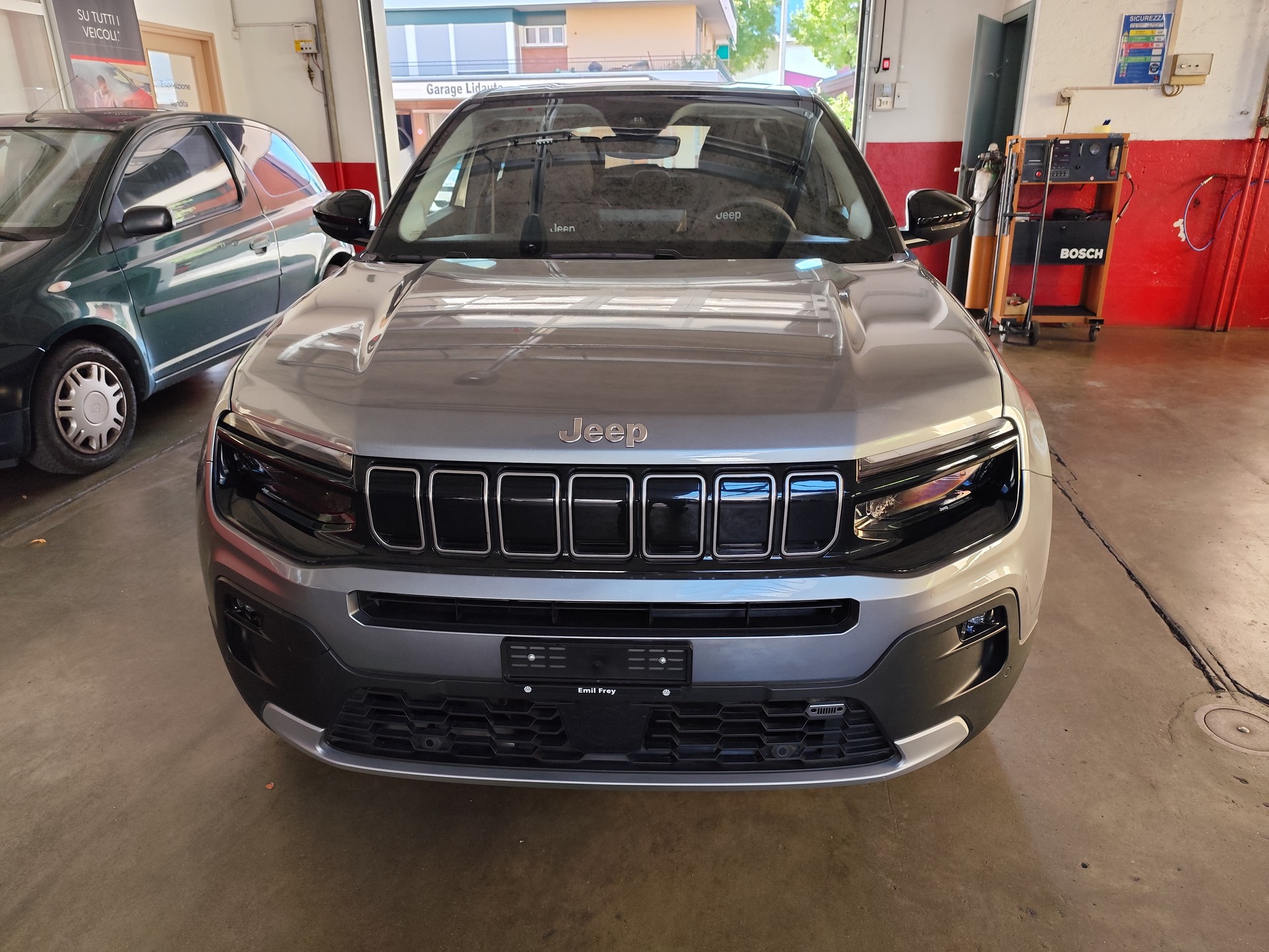 JEEP Avenger 1.2 Turbo MHEV Summit-image-2