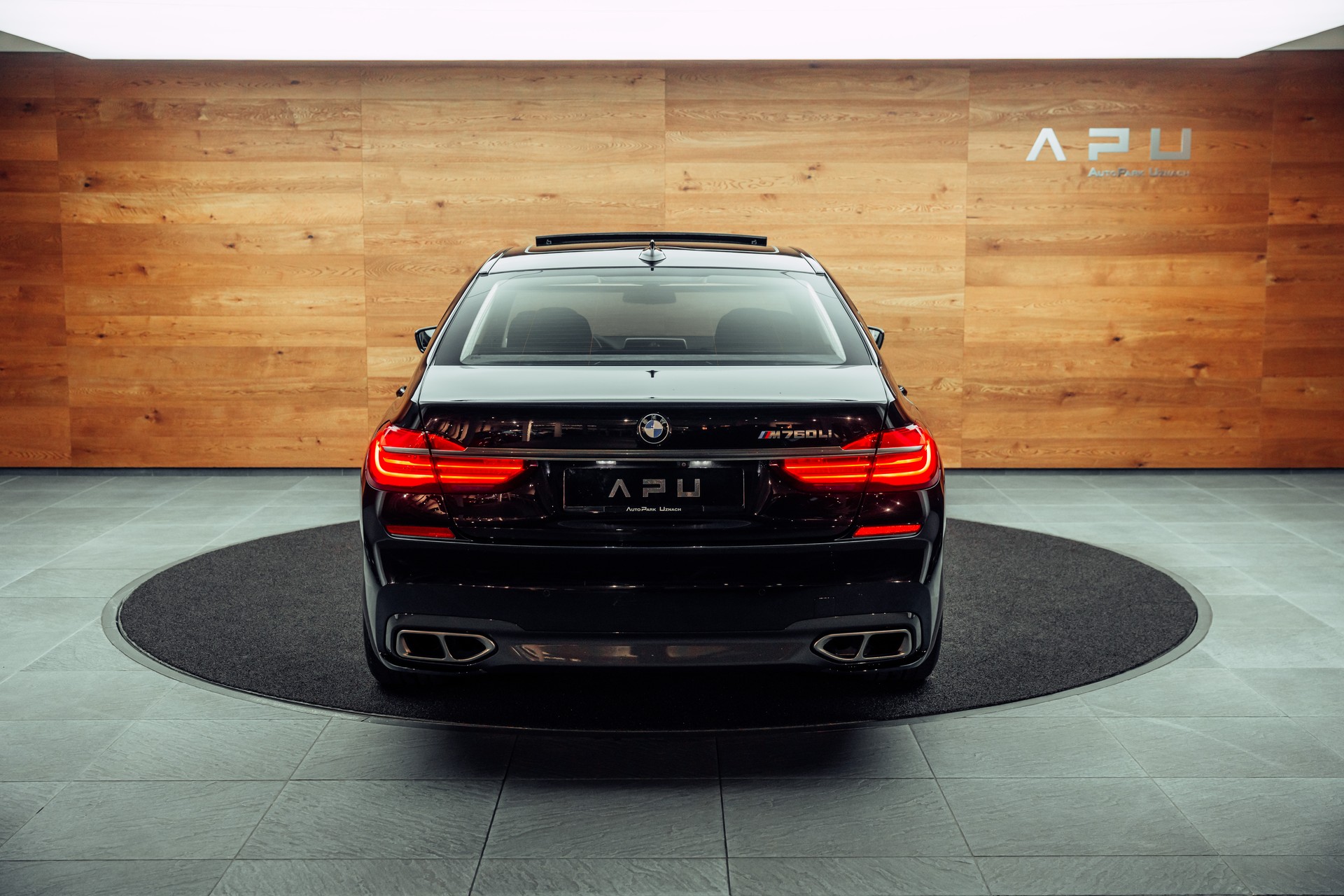 BMW M760Li xDrive Steptronic-image-25