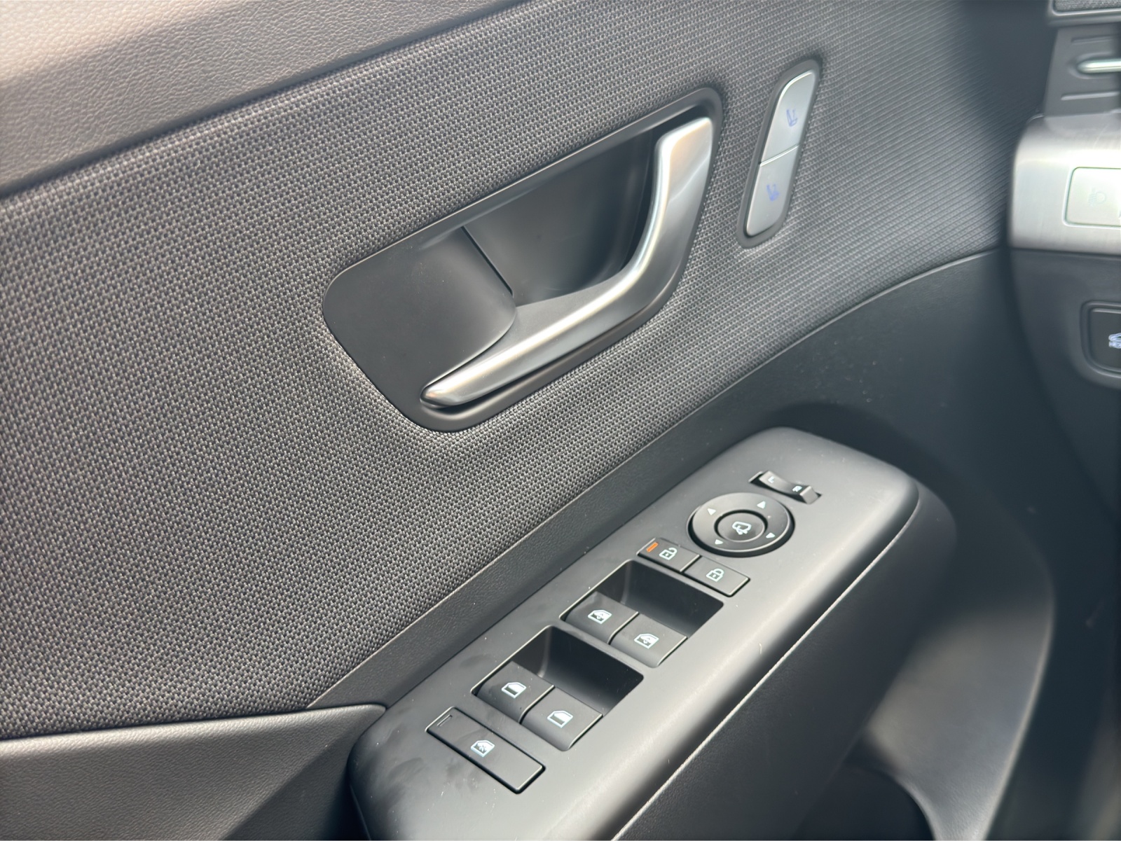 HYUNDAI Kona 1.6 GDi Hybrid Vertex Swiss Edition-image-11