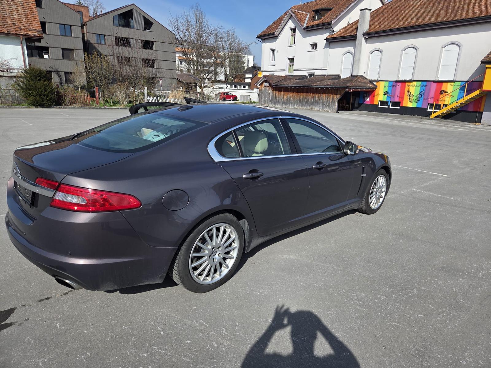 JAGUAR XF 3.0 V6 Luxury-image-2
