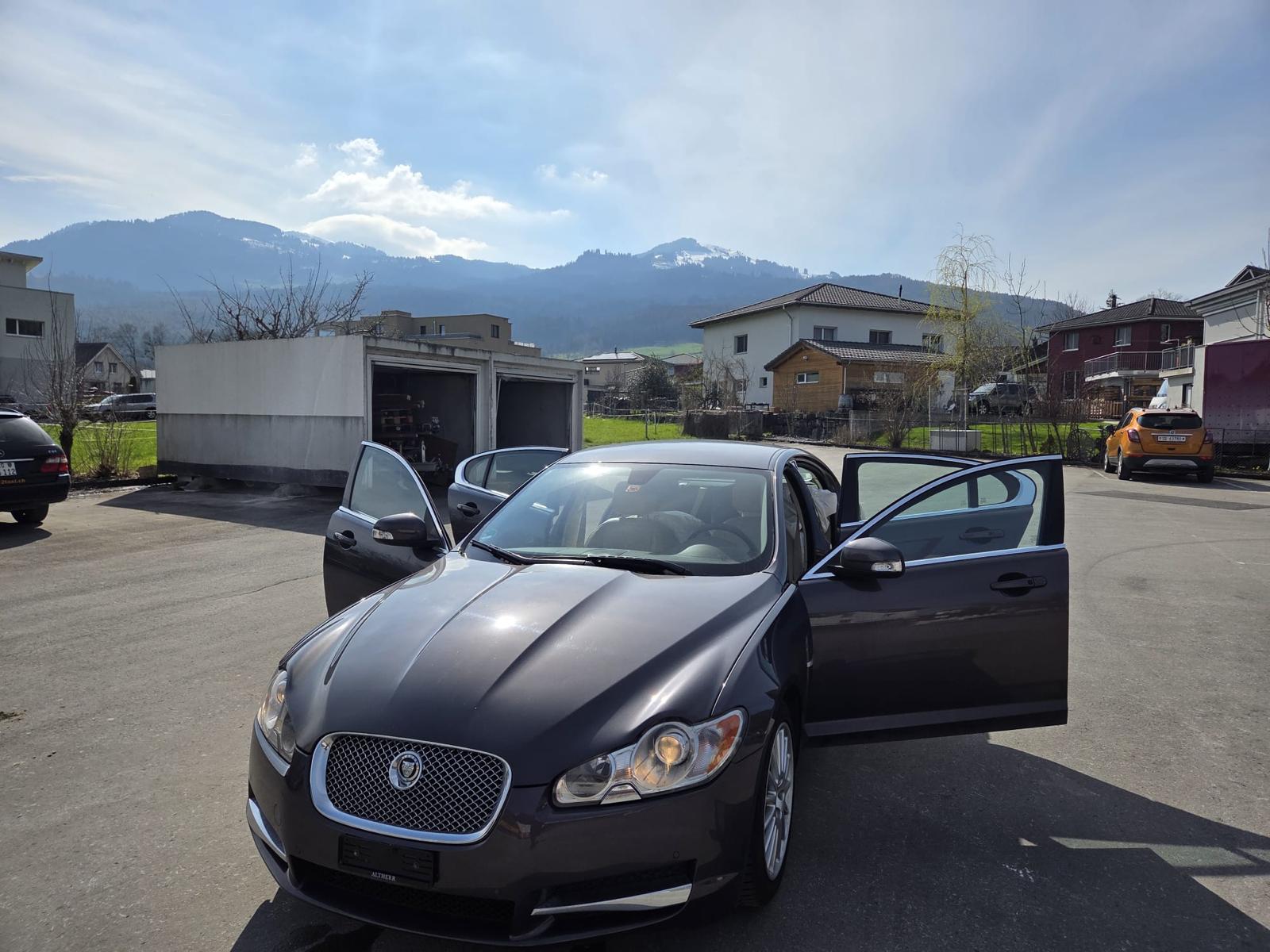 JAGUAR XF 3.0 V6 Luxury-image-1