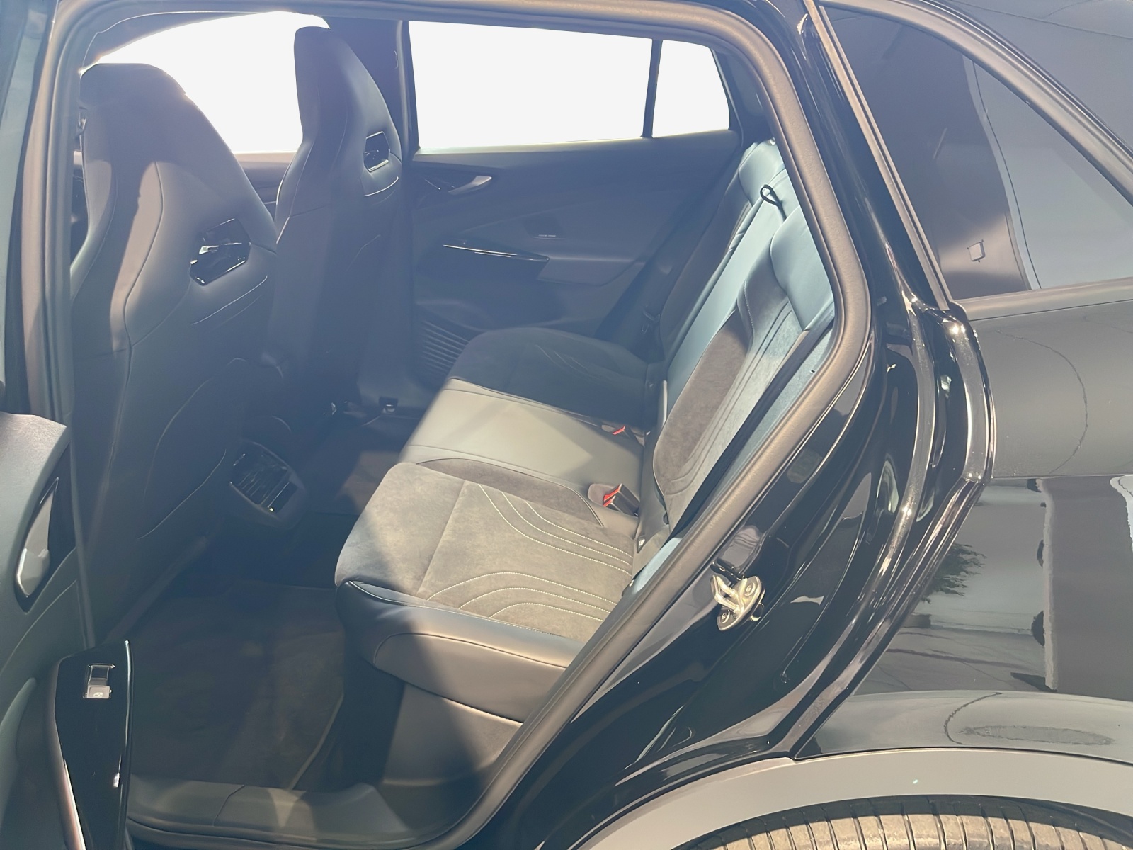 VW ID.4 Pro 77 kWh 4 Motion-image-11