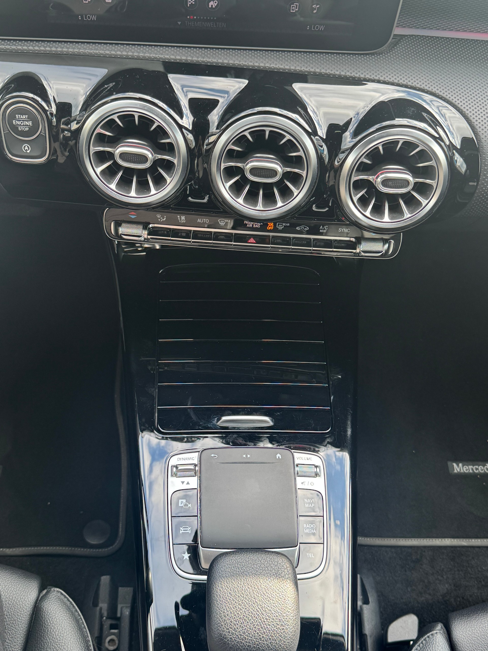 MERCEDES-BENZ CLA 200 Progressive 7G-DCT-image-13