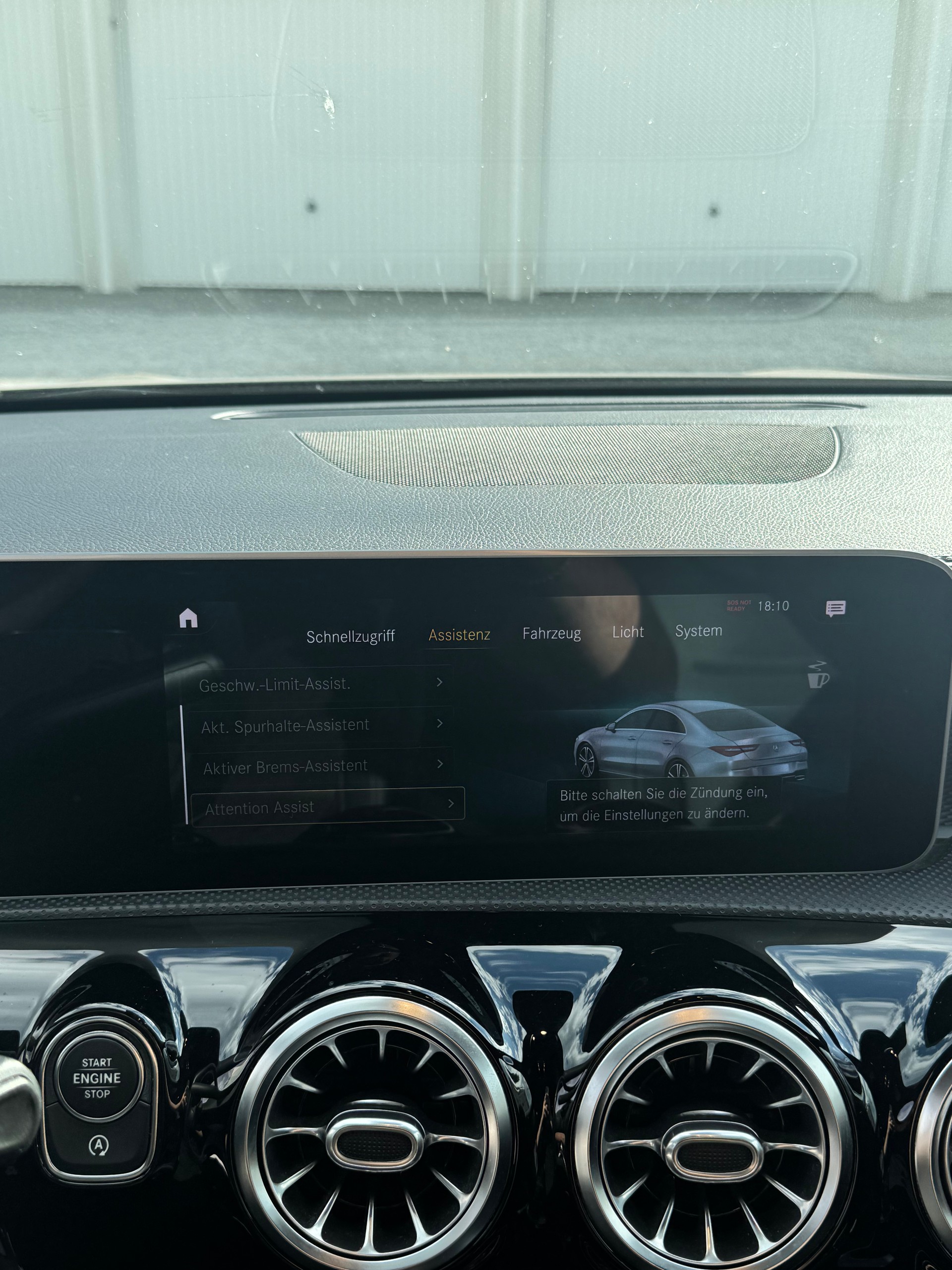 MERCEDES-BENZ CLA 200 Progressive 7G-DCT-image-17