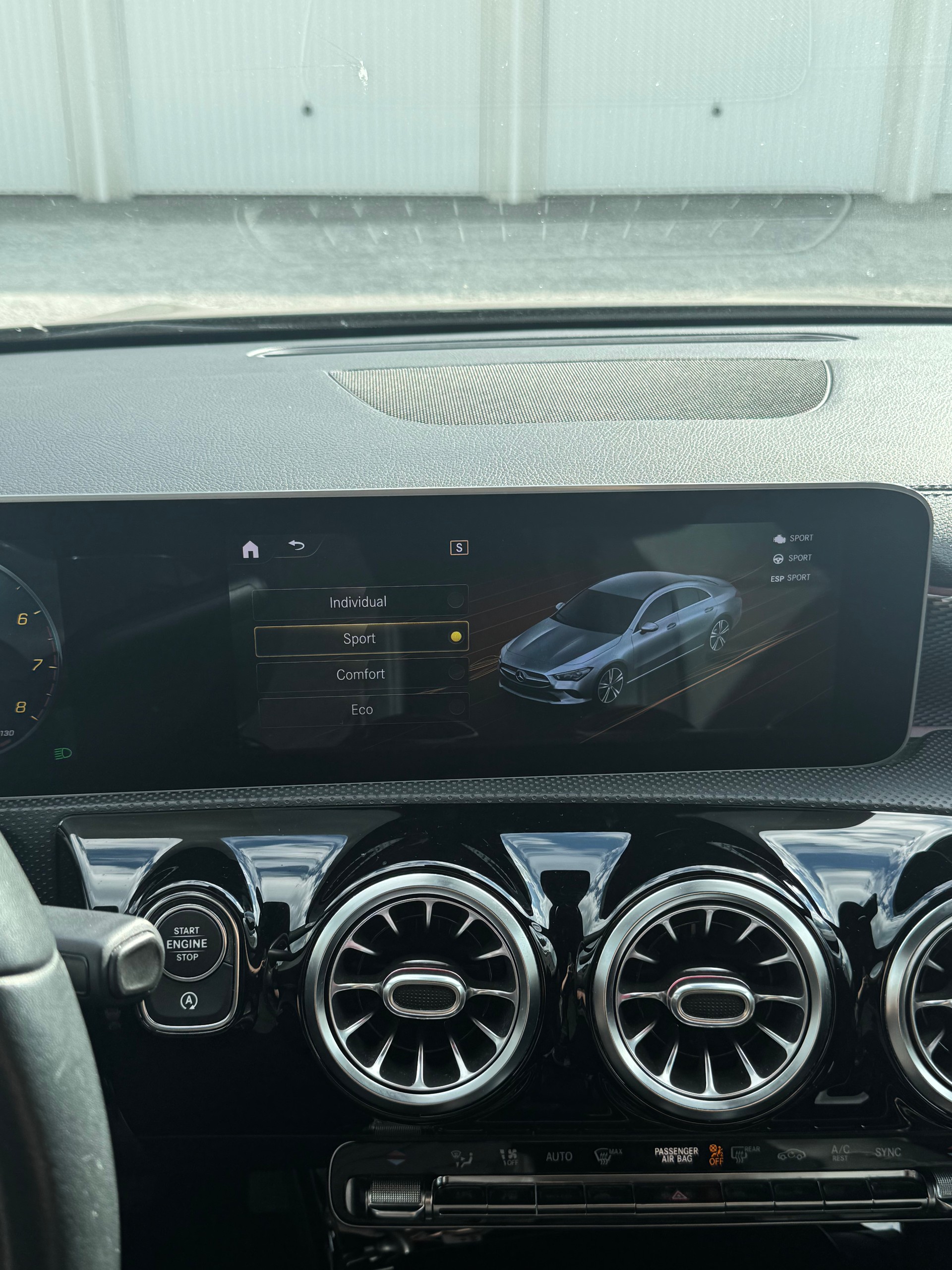 MERCEDES-BENZ CLA 200 Progressive 7G-DCT-image-18