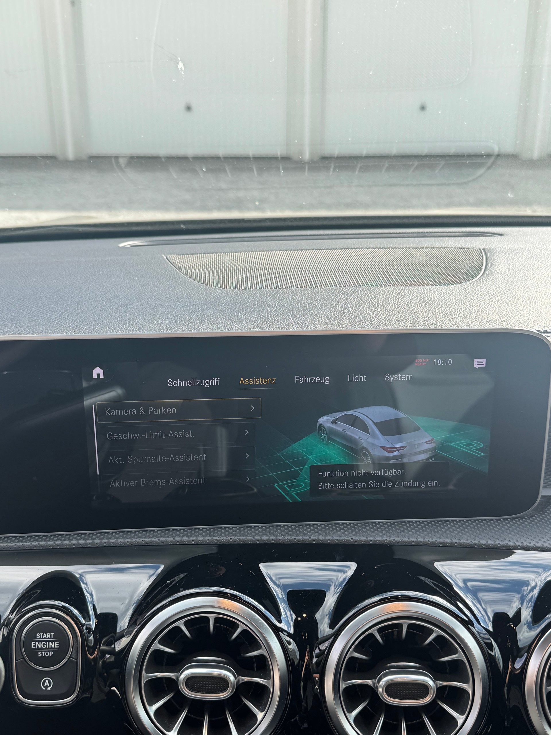 MERCEDES-BENZ CLA 200 Progressive 7G-DCT-image-16