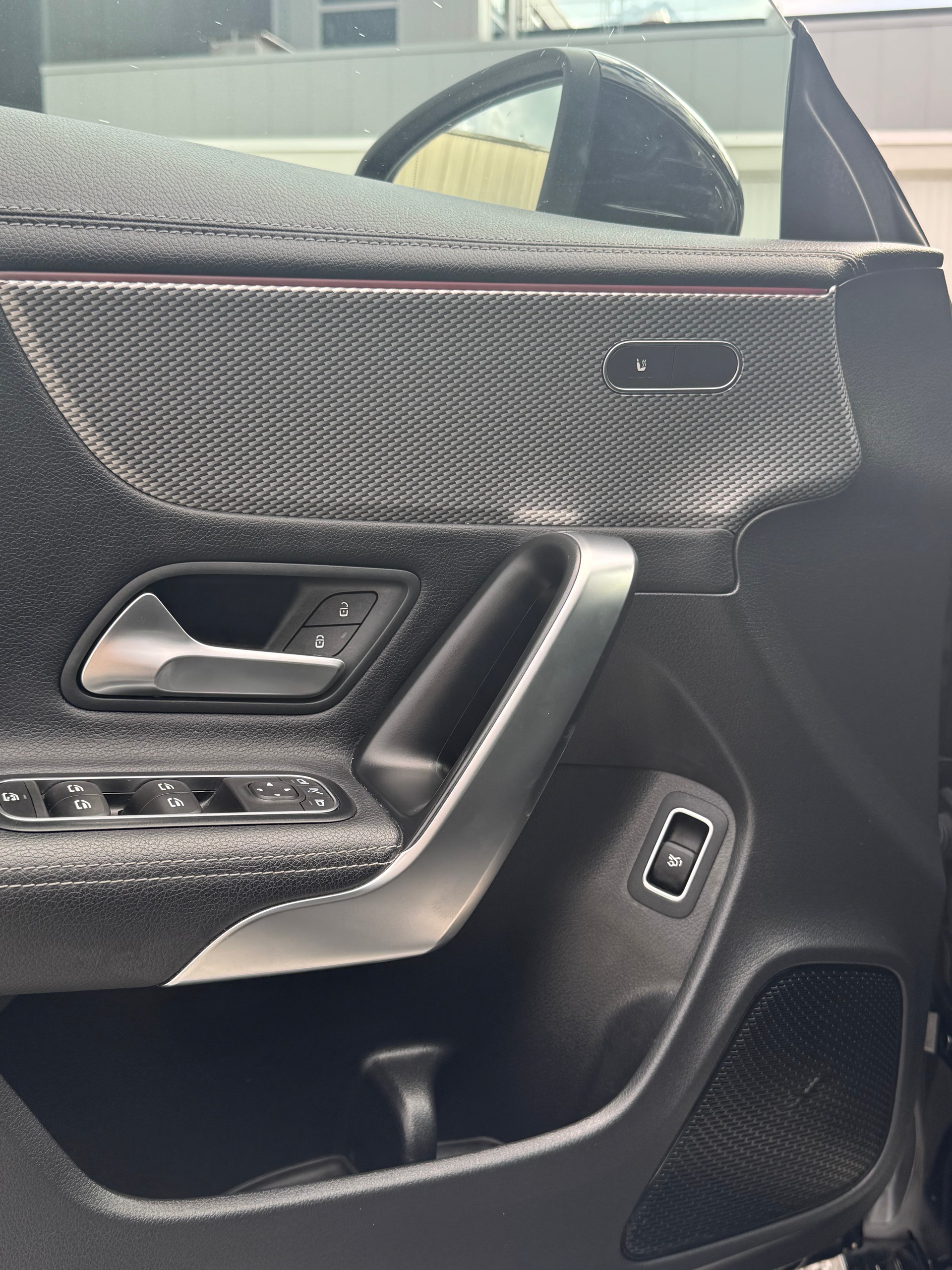 MERCEDES-BENZ CLA 200 Progressive 7G-DCT-image-7
