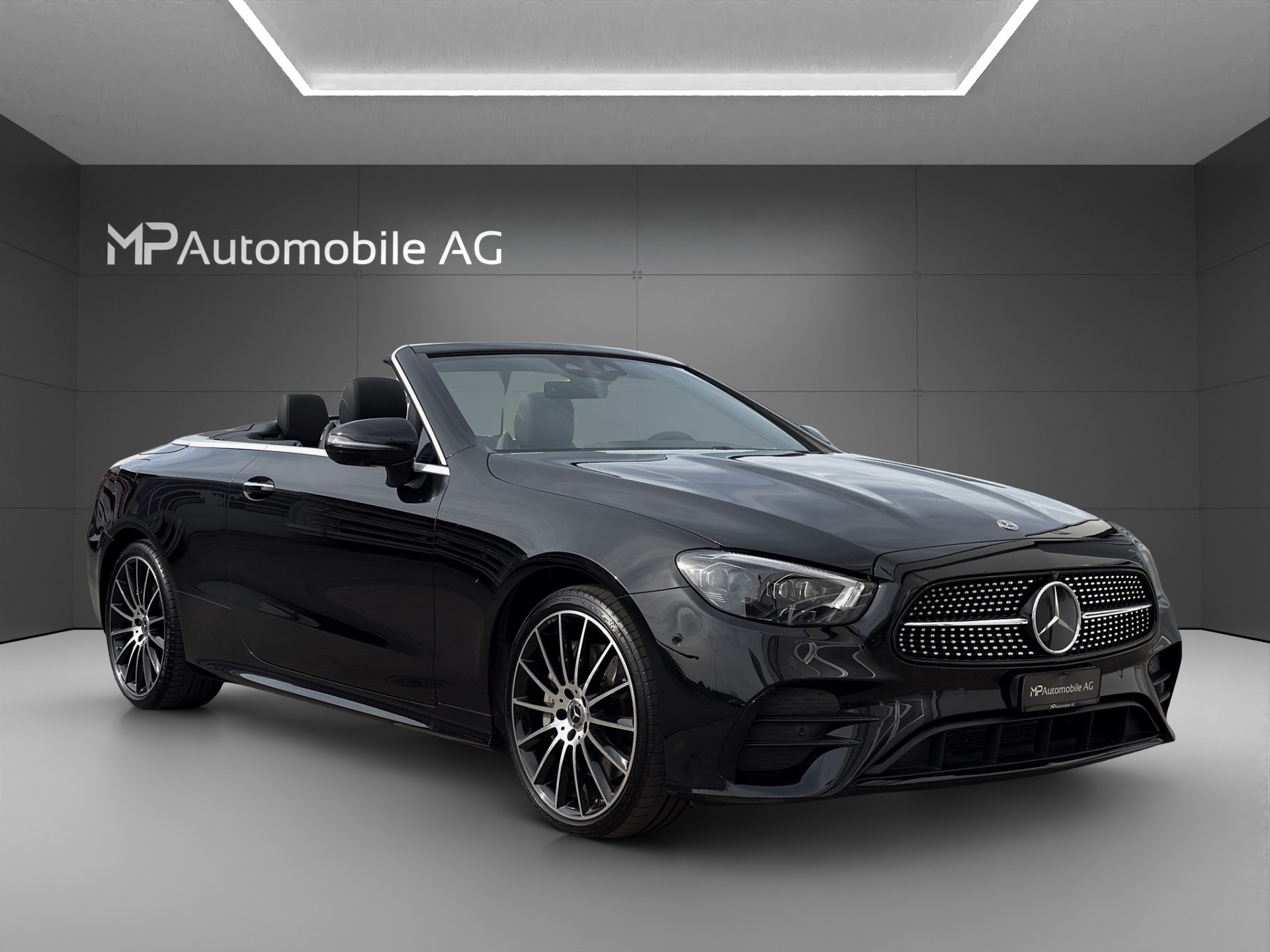 MERCEDES-BENZ E 450 Cabriolet 4Matic AMG Line 9G-Tronic-image-3
