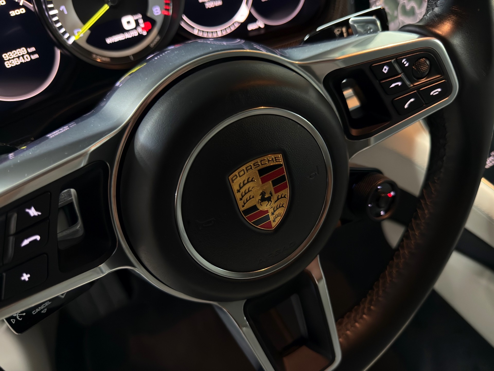 PORSCHE Panamera 4 E-Hybrid PDK-image-31