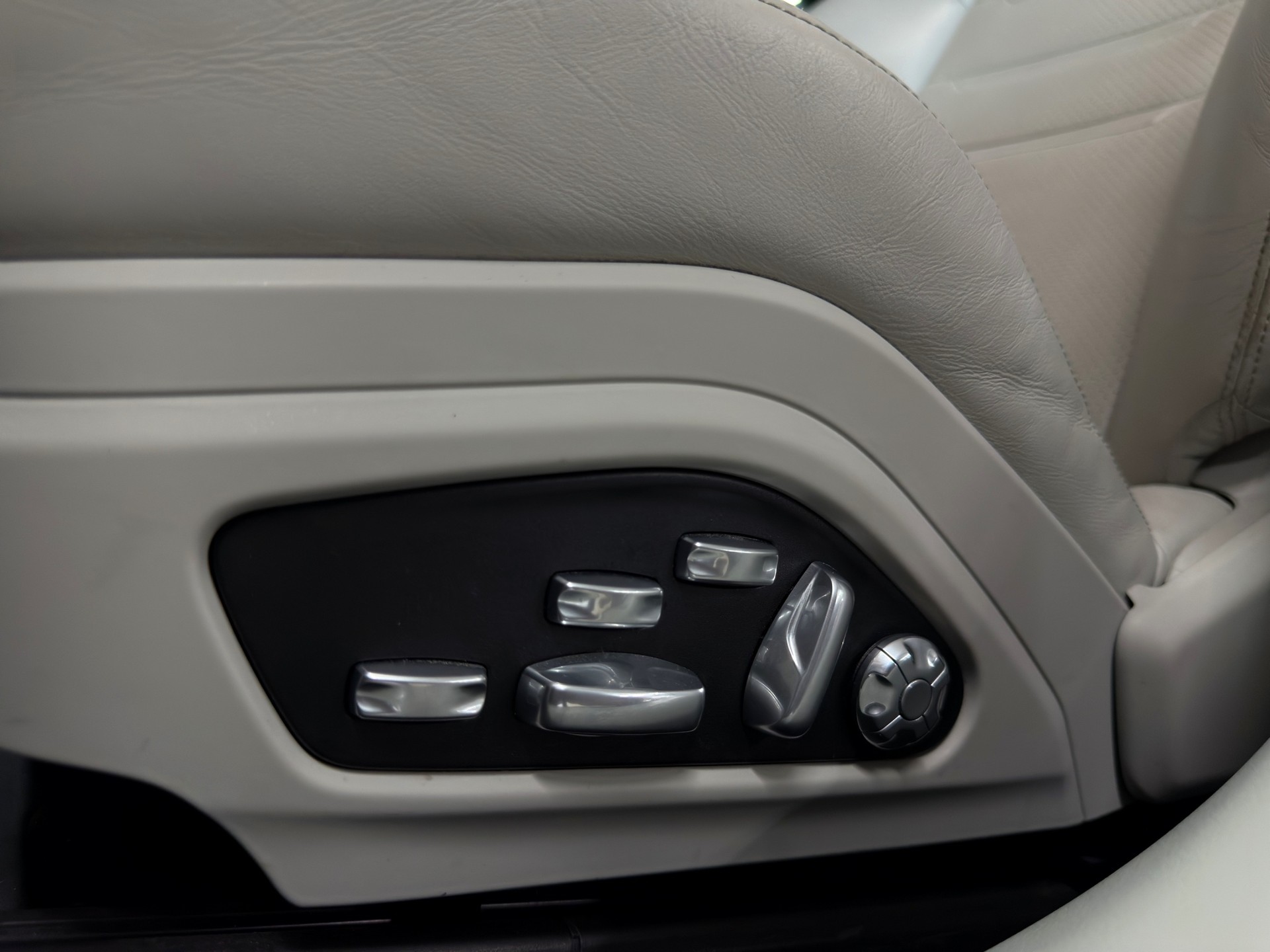 PORSCHE Panamera 4 E-Hybrid PDK-image-28