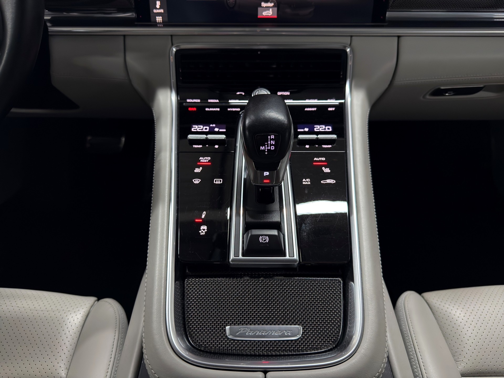 PORSCHE Panamera 4 E-Hybrid PDK-image-18