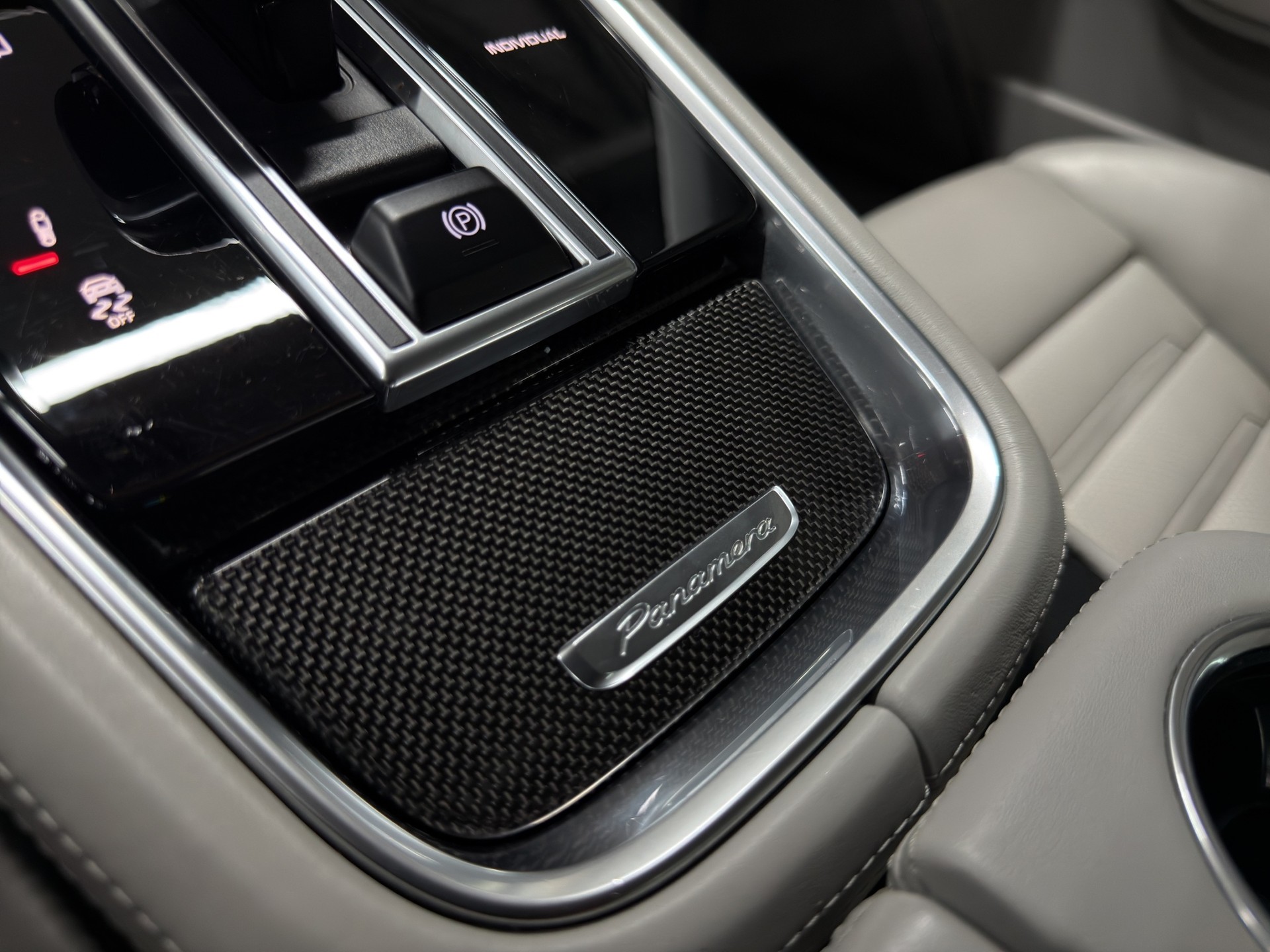 PORSCHE Panamera 4 E-Hybrid PDK-image-25