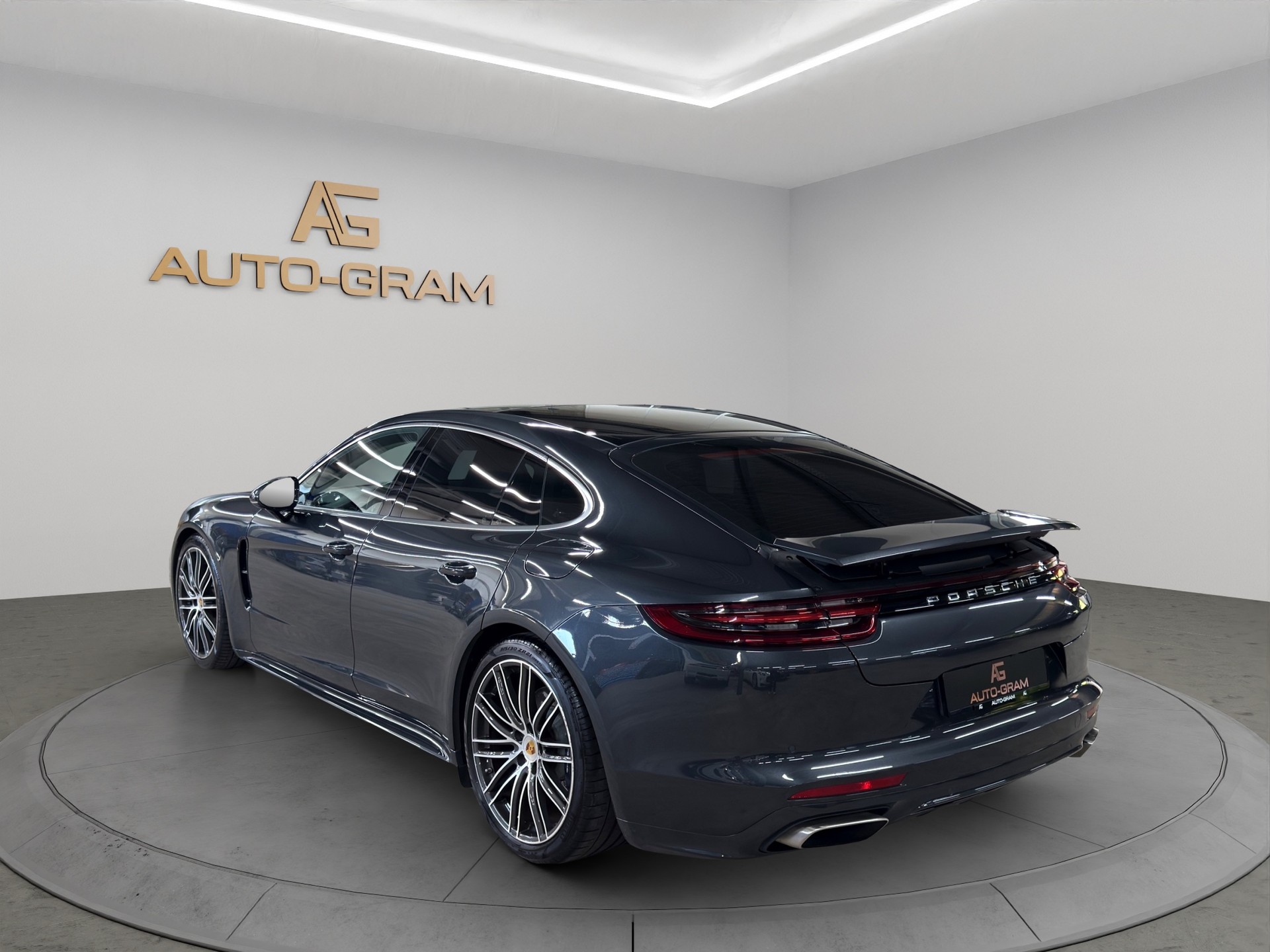 PORSCHE Panamera 4 E-Hybrid PDK-image-3
