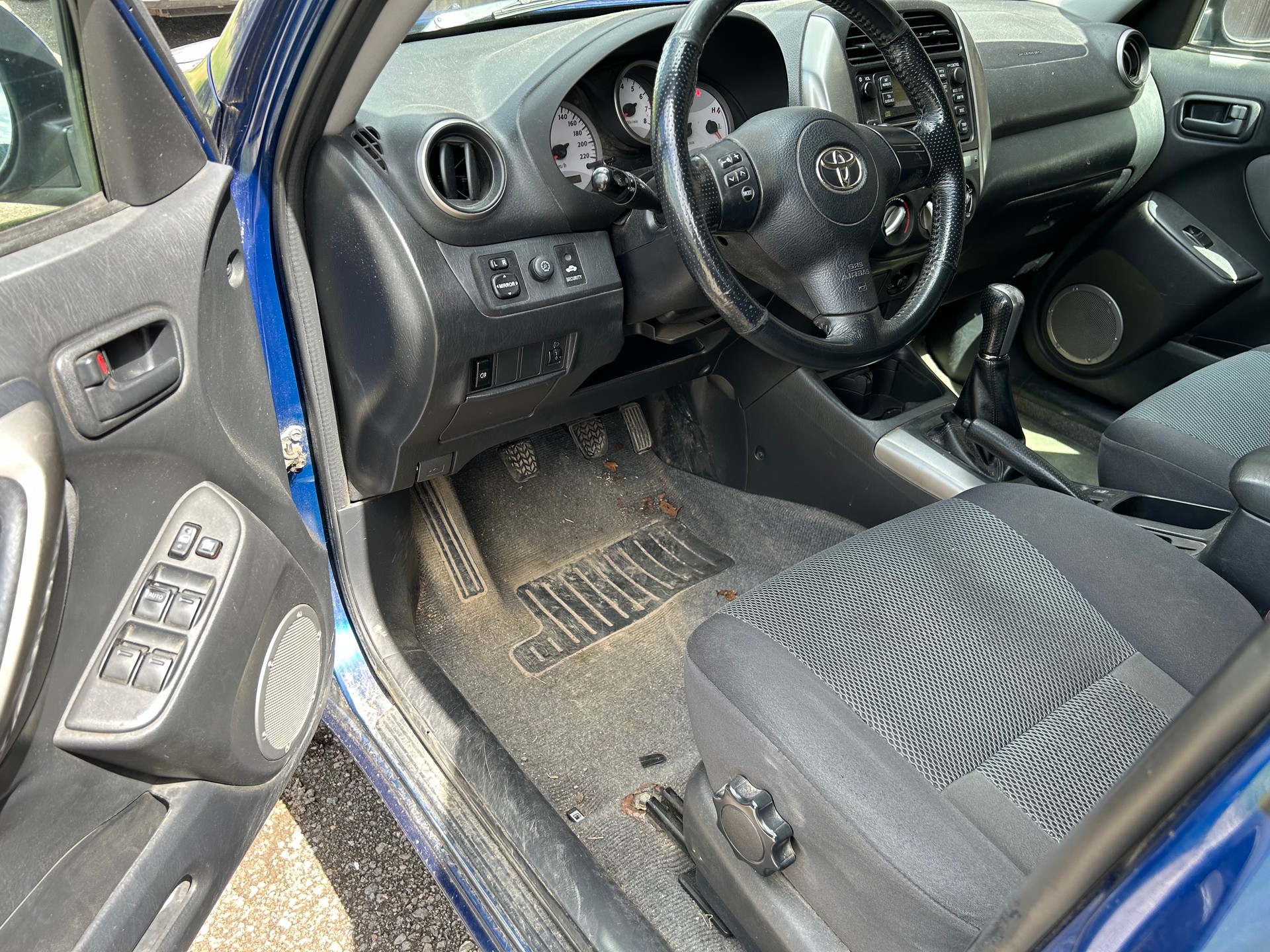 TOYOTA RAV-4 2.0 16V Linea Terra-image-12