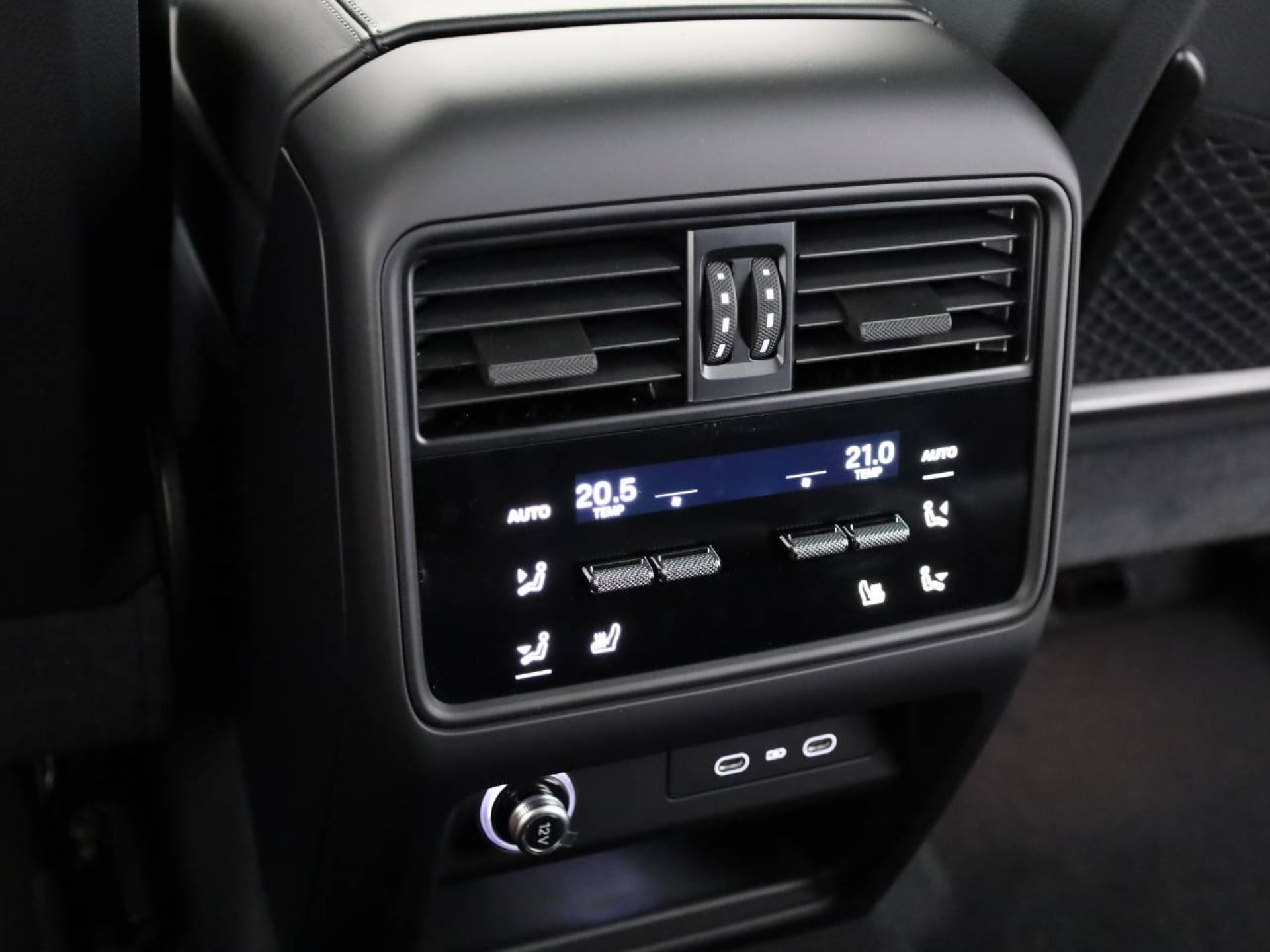 PORSCHE Cayenne GTS-image-18