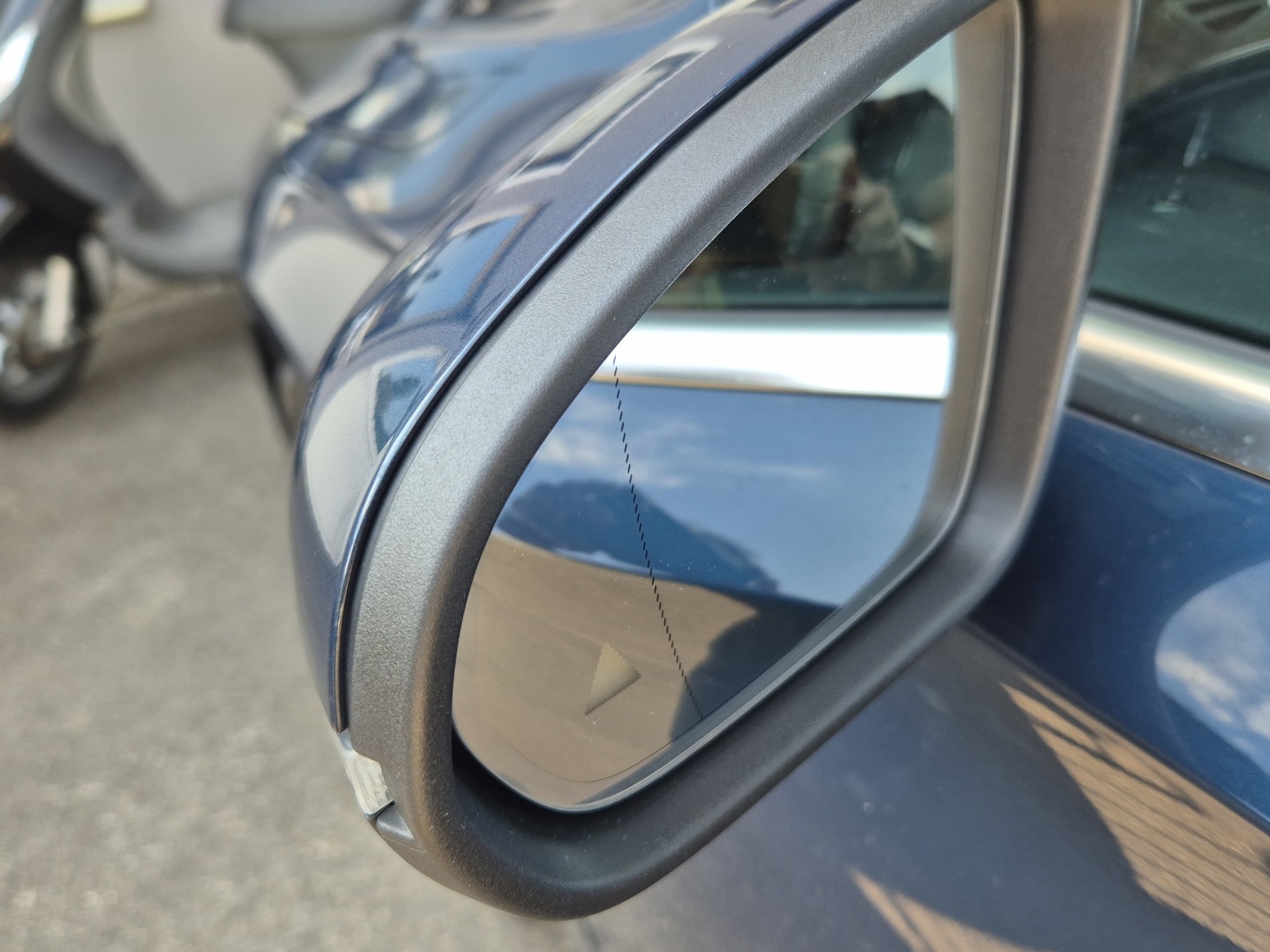 MERCEDES-BENZ A 200 Progressive 7G-DCT-image-6