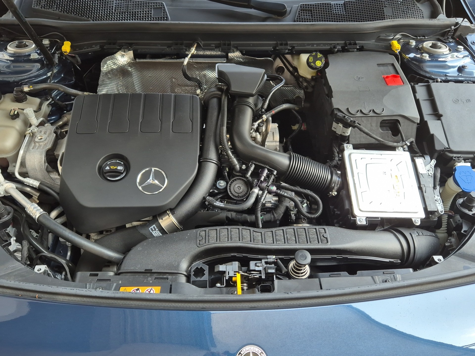 MERCEDES-BENZ A 200 Progressive 7G-DCT-image-21