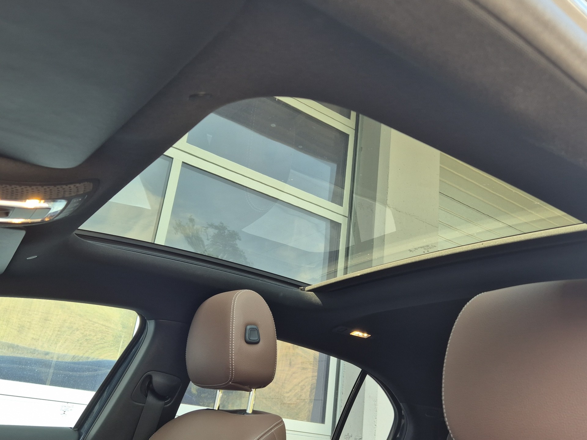 MERCEDES-BENZ A 200 Progressive 7G-DCT-image-10