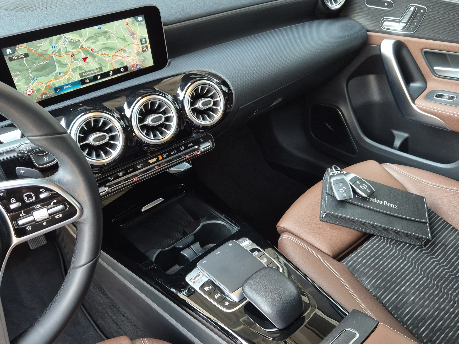 MERCEDES-BENZ A 200 Progressive 7G-DCT-image-15