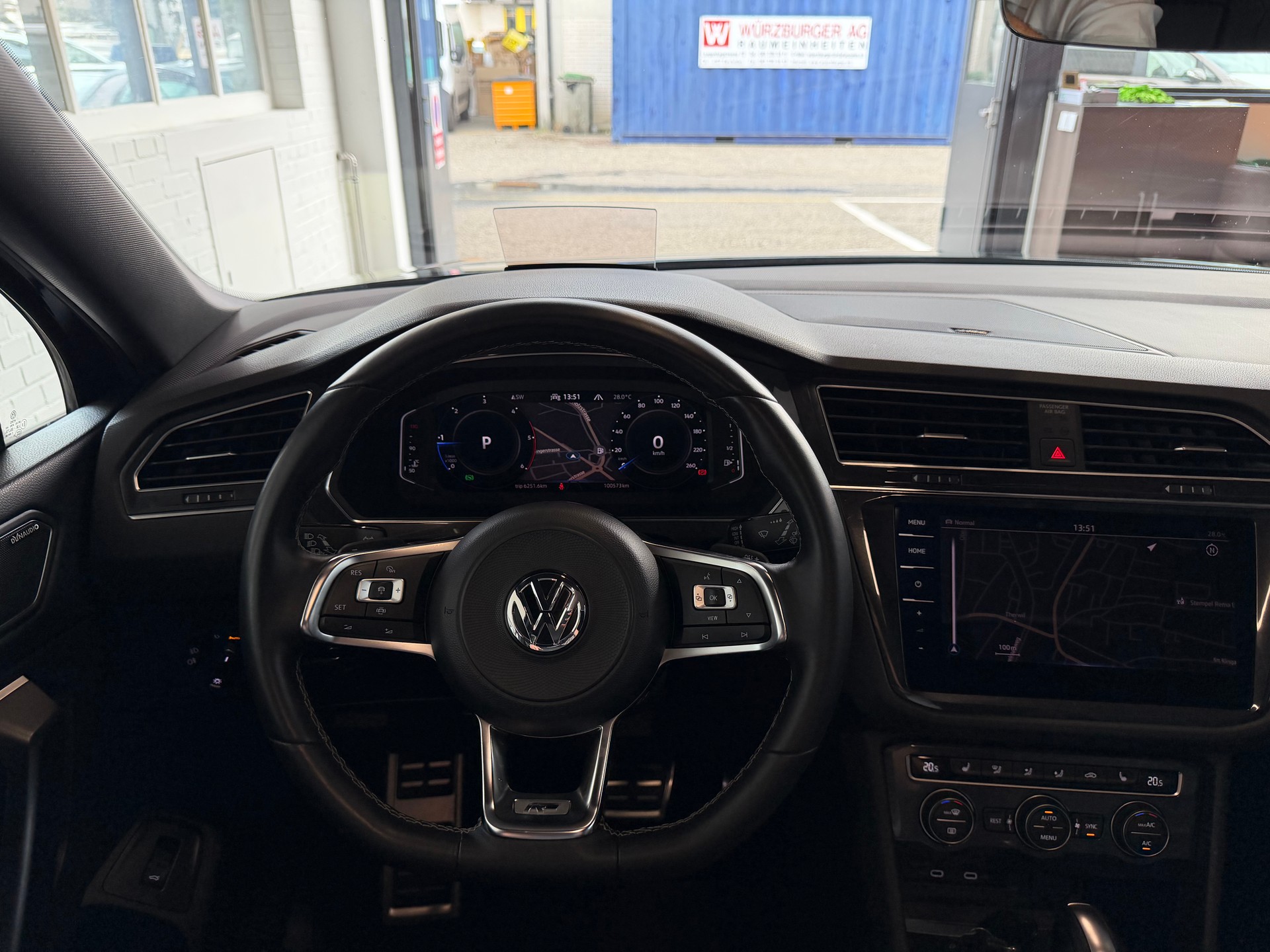 VW Tiguan Allspace 2.0 TDI SCR Highline R-LINE SPORT 00 PS 4X4 4MotionDSG-image-15