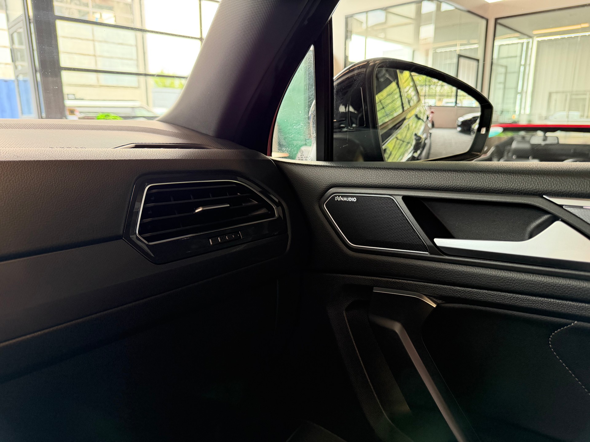 VW Tiguan Allspace 2.0 TDI SCR Highline R-LINE SPORT 00 PS 4X4 4MotionDSG-image-18