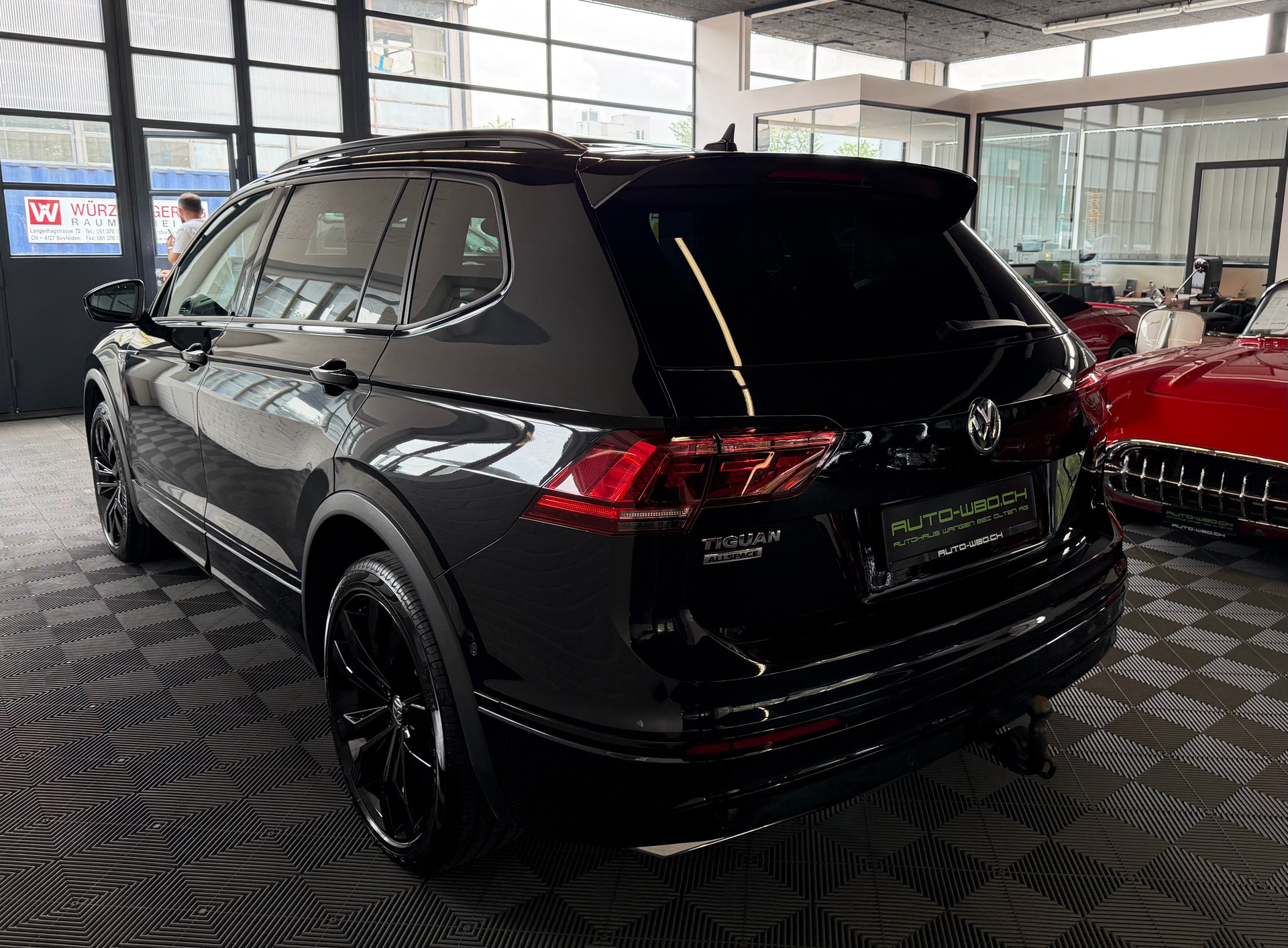 VW Tiguan Allspace 2.0 TDI SCR Highline R-LINE SPORT 00 PS 4X4 4MotionDSG-image-4