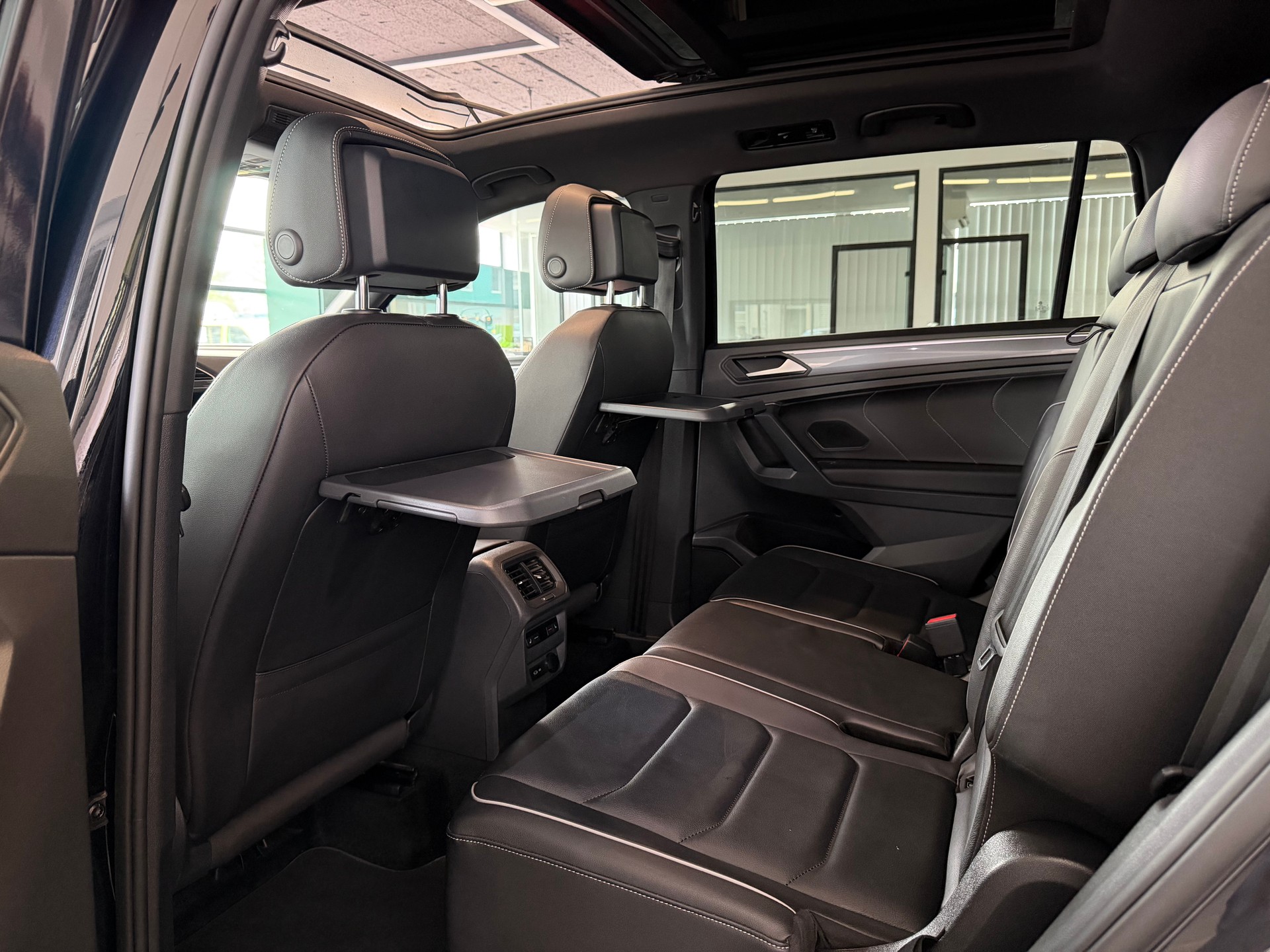 VW Tiguan Allspace 2.0 TDI SCR Highline R-LINE SPORT 00 PS 4X4 4MotionDSG-image-10