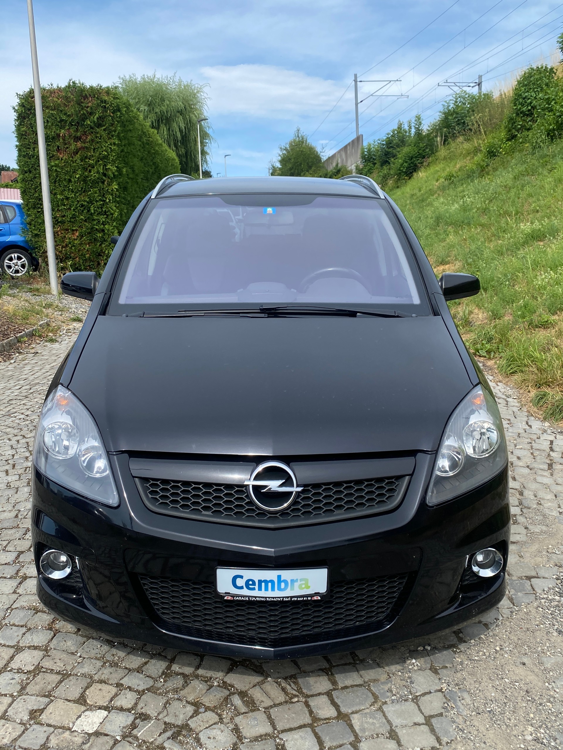 OPEL Zafira 2.0i 16V Turbo OPC-image-0
