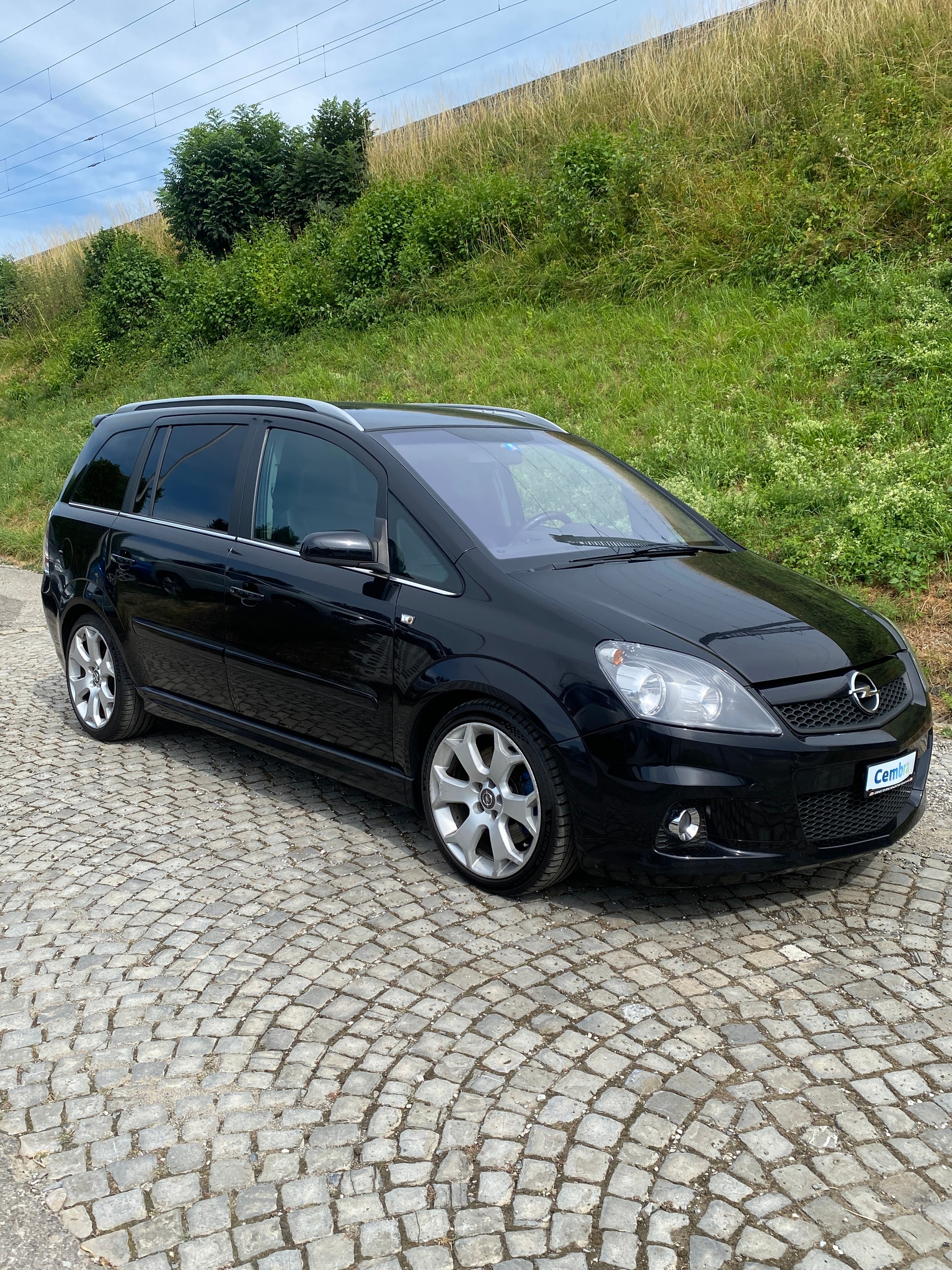 OPEL Zafira 2.0i 16V Turbo OPC-image-3