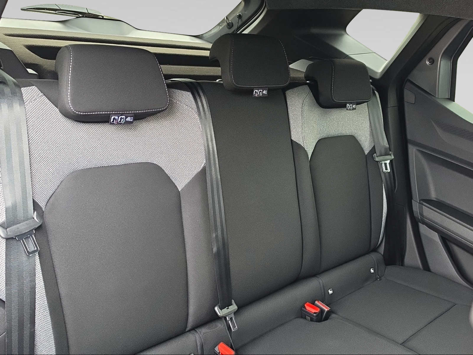 DACIA DUSTER Journey hybrid 150 4x4-image-11