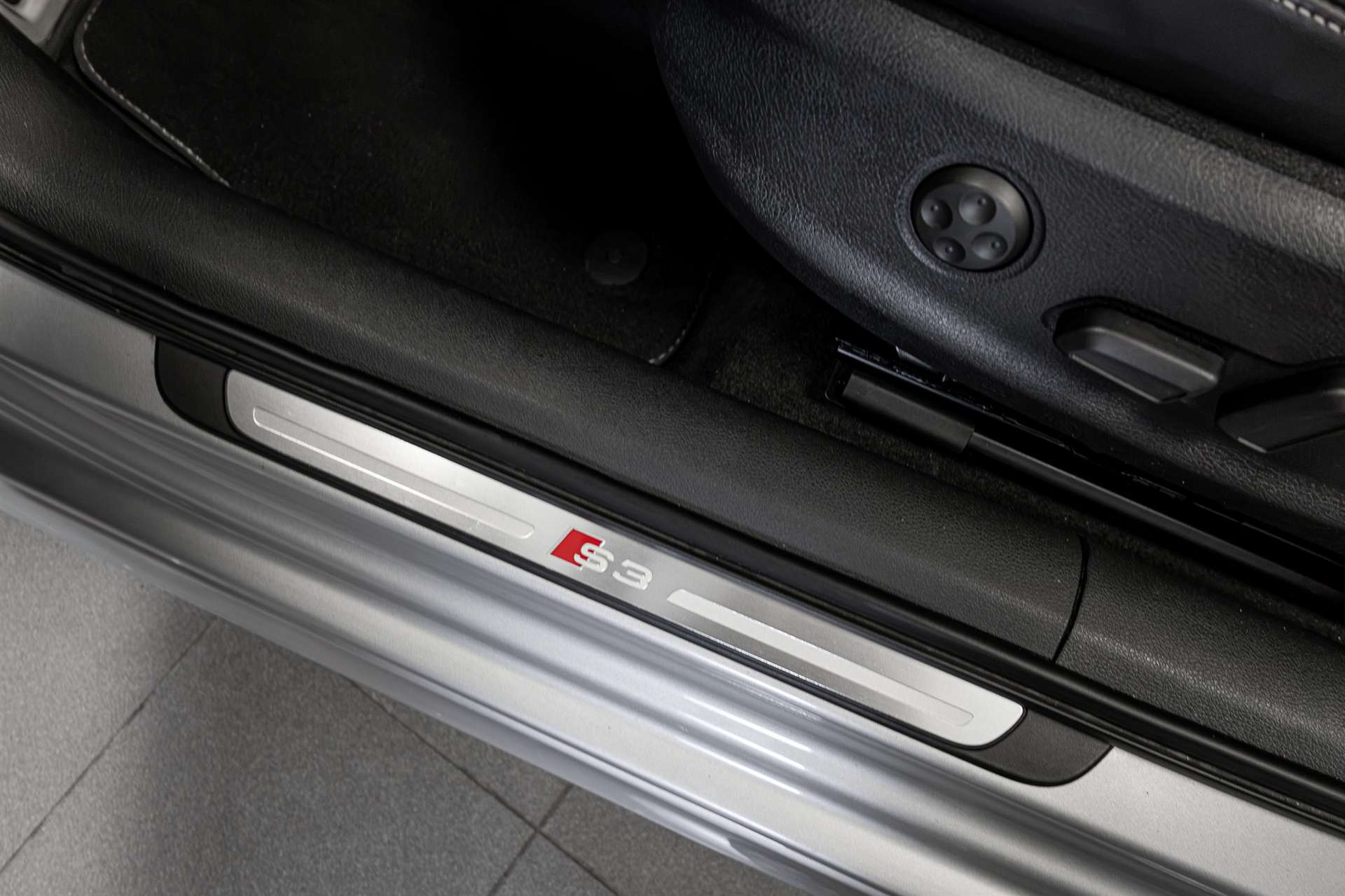 AUDI S3 Sportback 2.0 TFSI quattro S-tronic-image-13