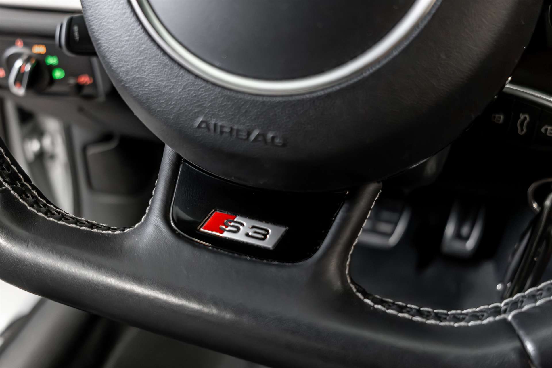 AUDI S3 Sportback 2.0 TFSI quattro S-tronic-image-10