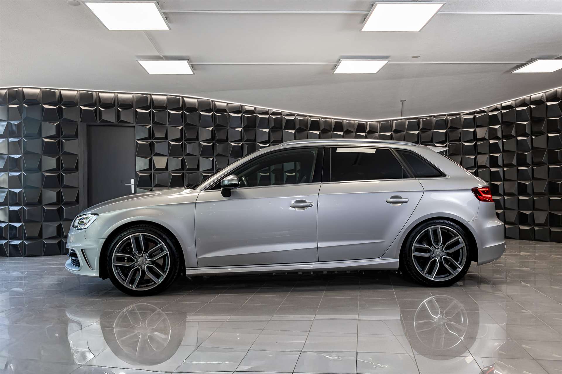 AUDI S3 Sportback 2.0 TFSI quattro S-tronic-image-1