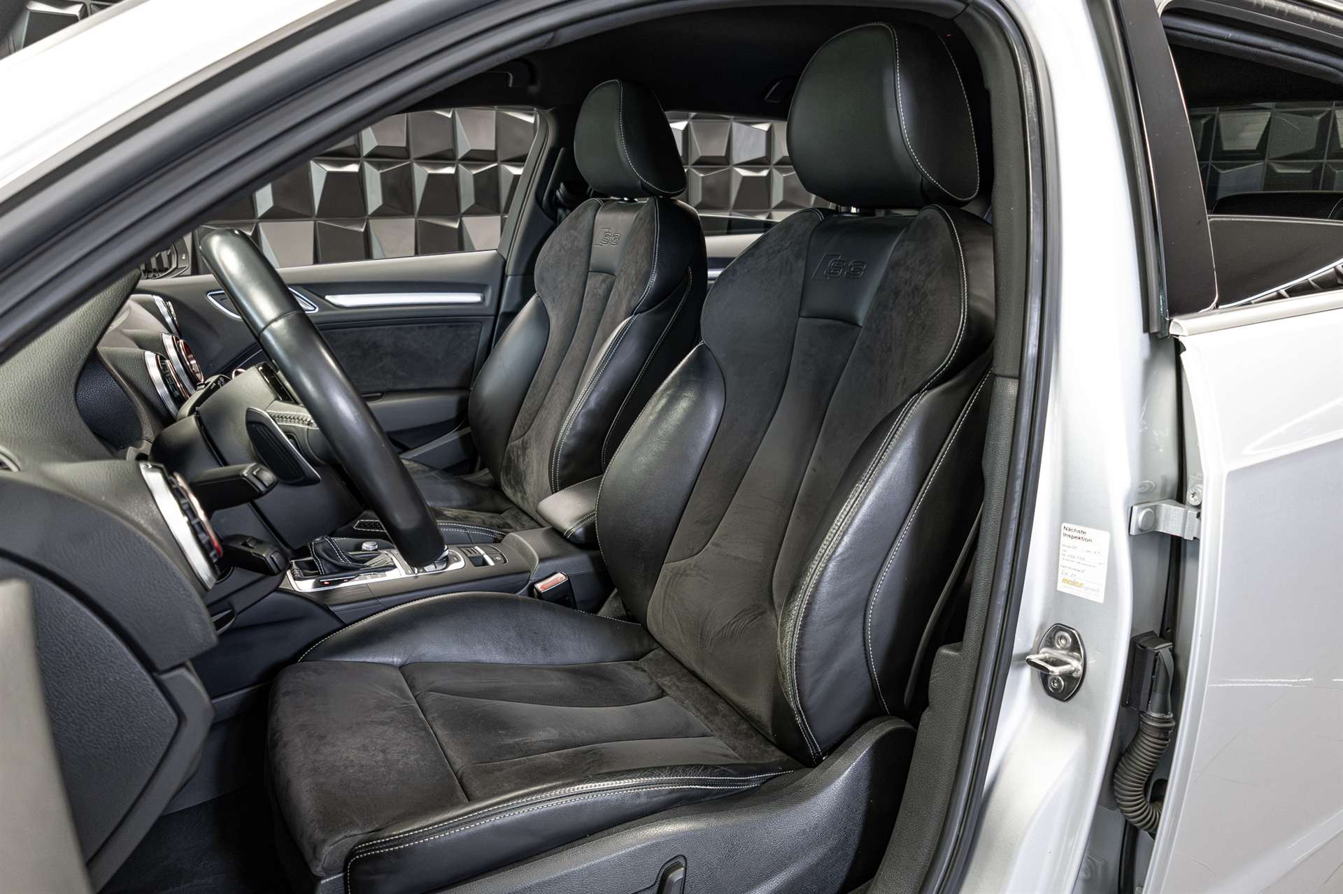 AUDI S3 Sportback 2.0 TFSI quattro S-tronic-image-15